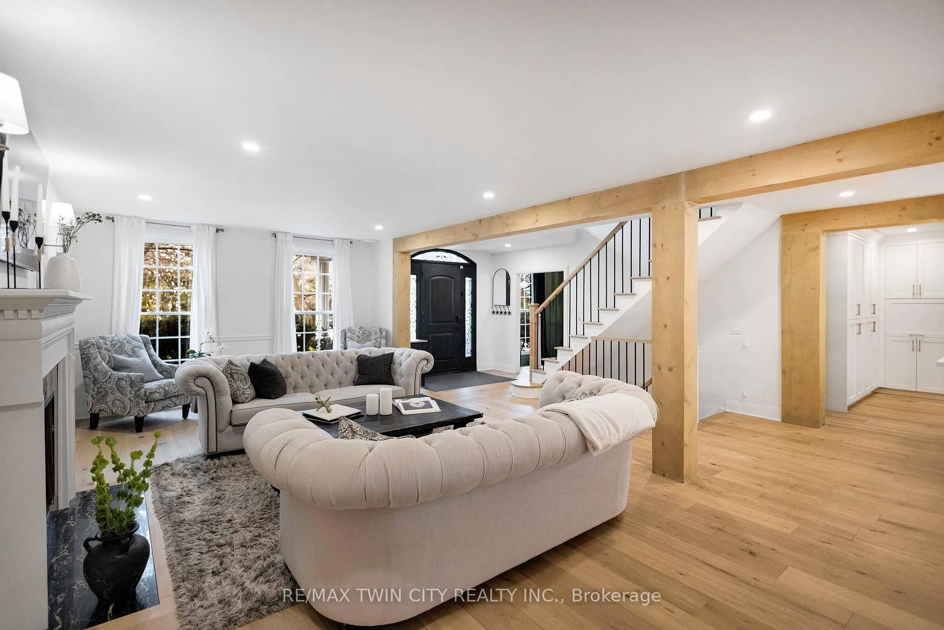 Photo 8 of 17 Braemar Place, Hamilton, Mohawk — HOMEH