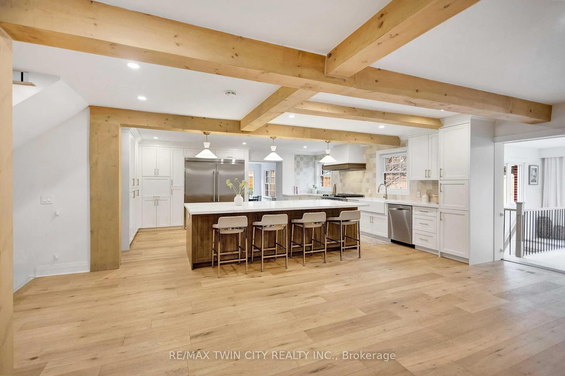 Photo 9 of 17 Braemar Place, Hamilton, Mohawk — HOMEH