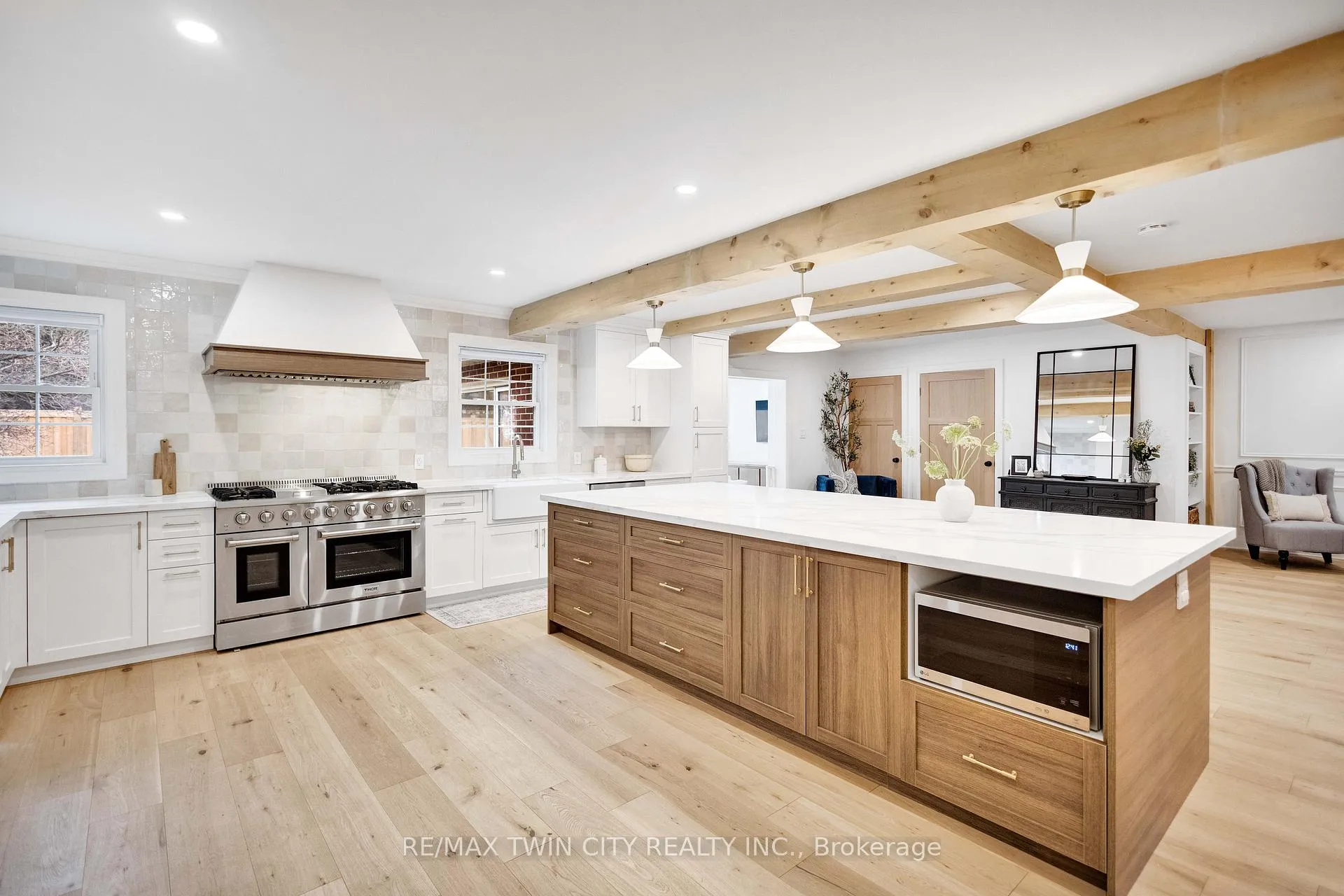 Photo 11 of 17 Braemar Place, Hamilton, Mohawk — HOMEH
