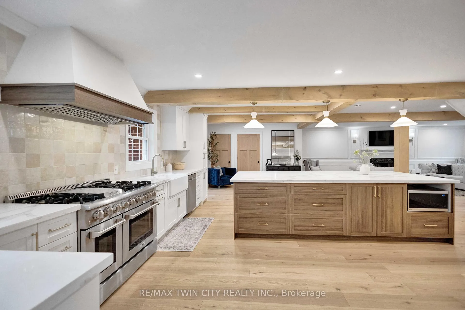 Photo 13 of 17 Braemar Place, Hamilton, Mohawk — HOMEH