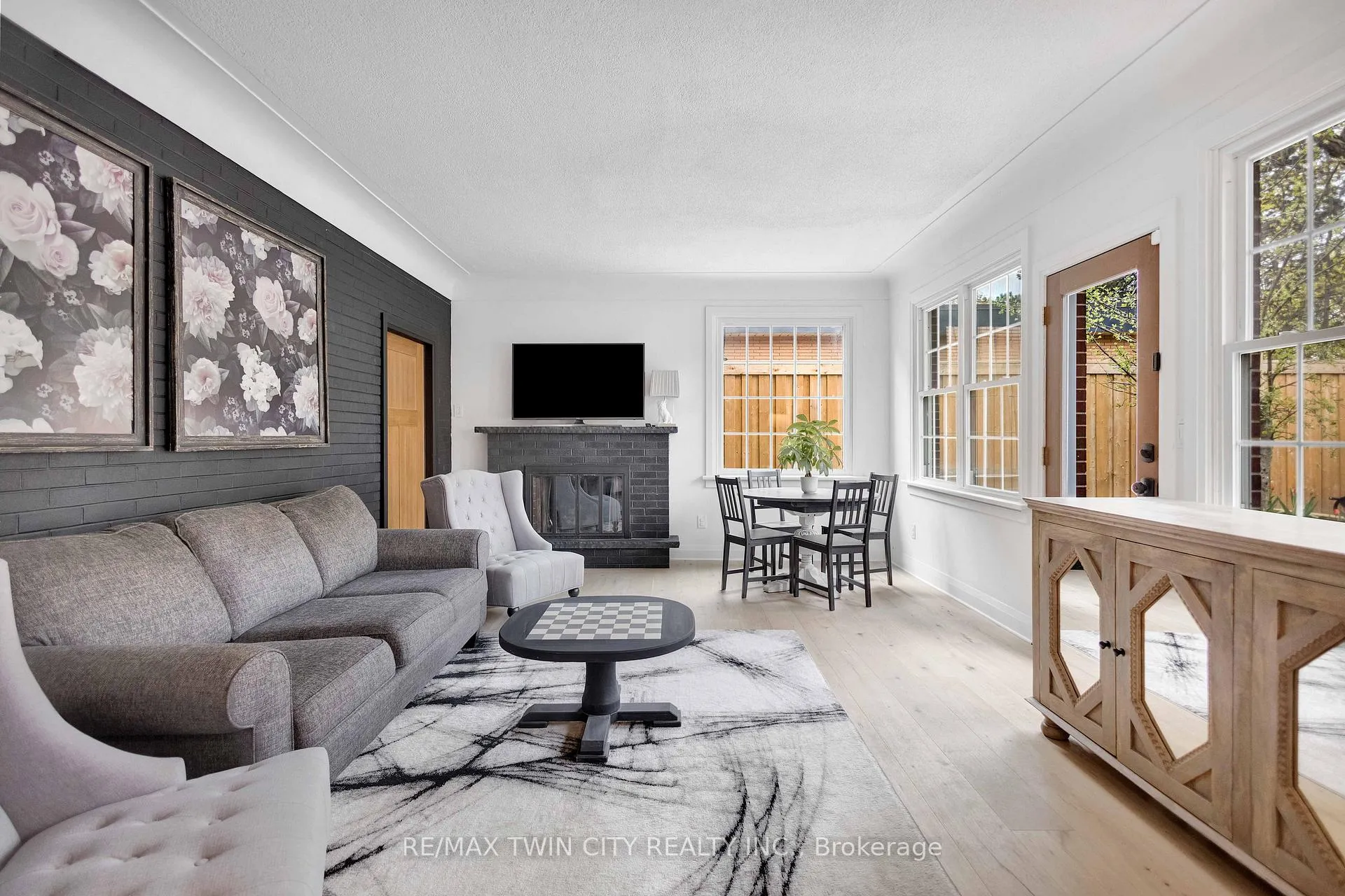 Photo 15 of 17 Braemar Place, Hamilton, Mohawk — HOMEH