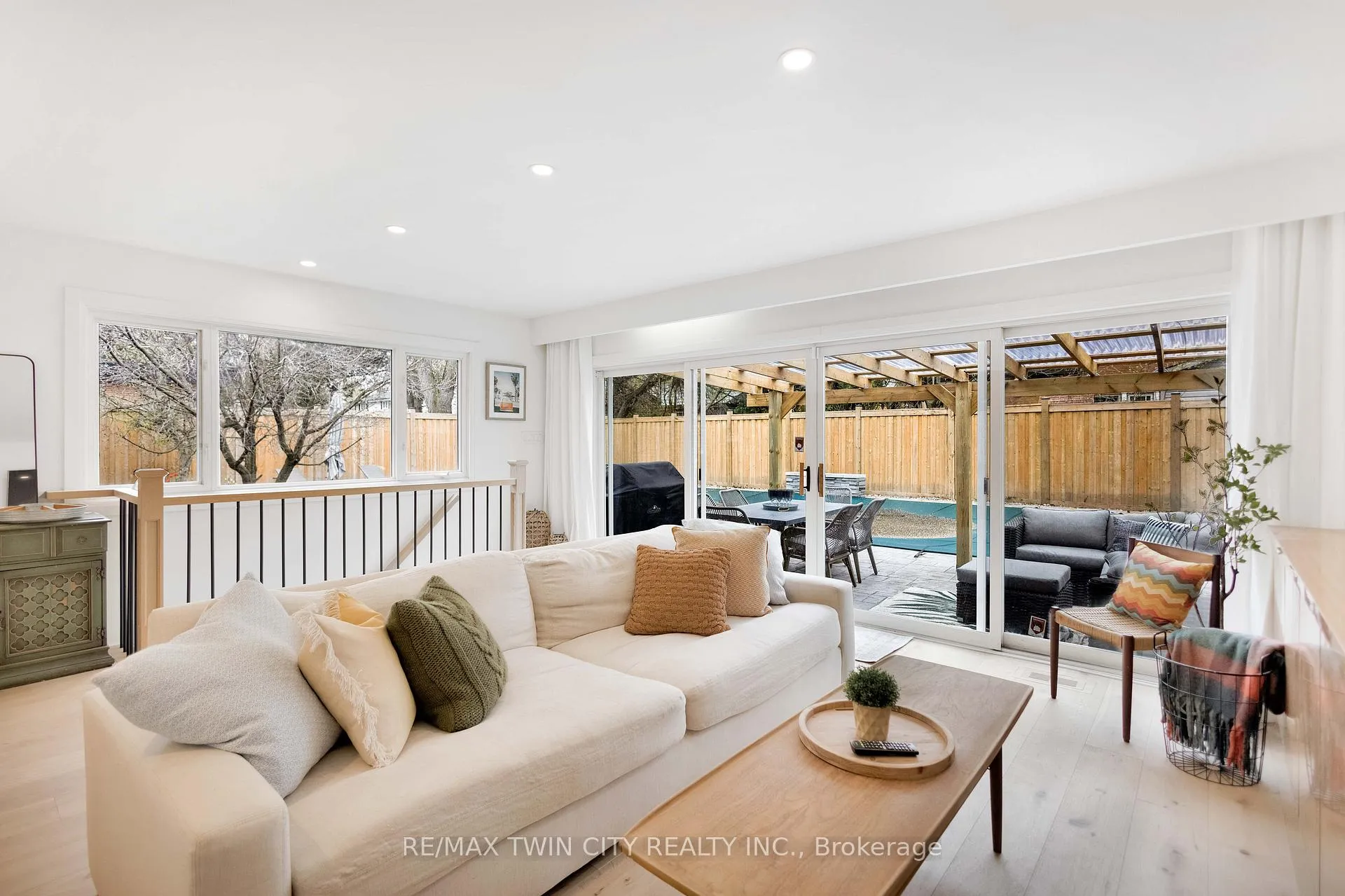Photo 17 of 17 Braemar Place, Hamilton, Mohawk — HOMEH