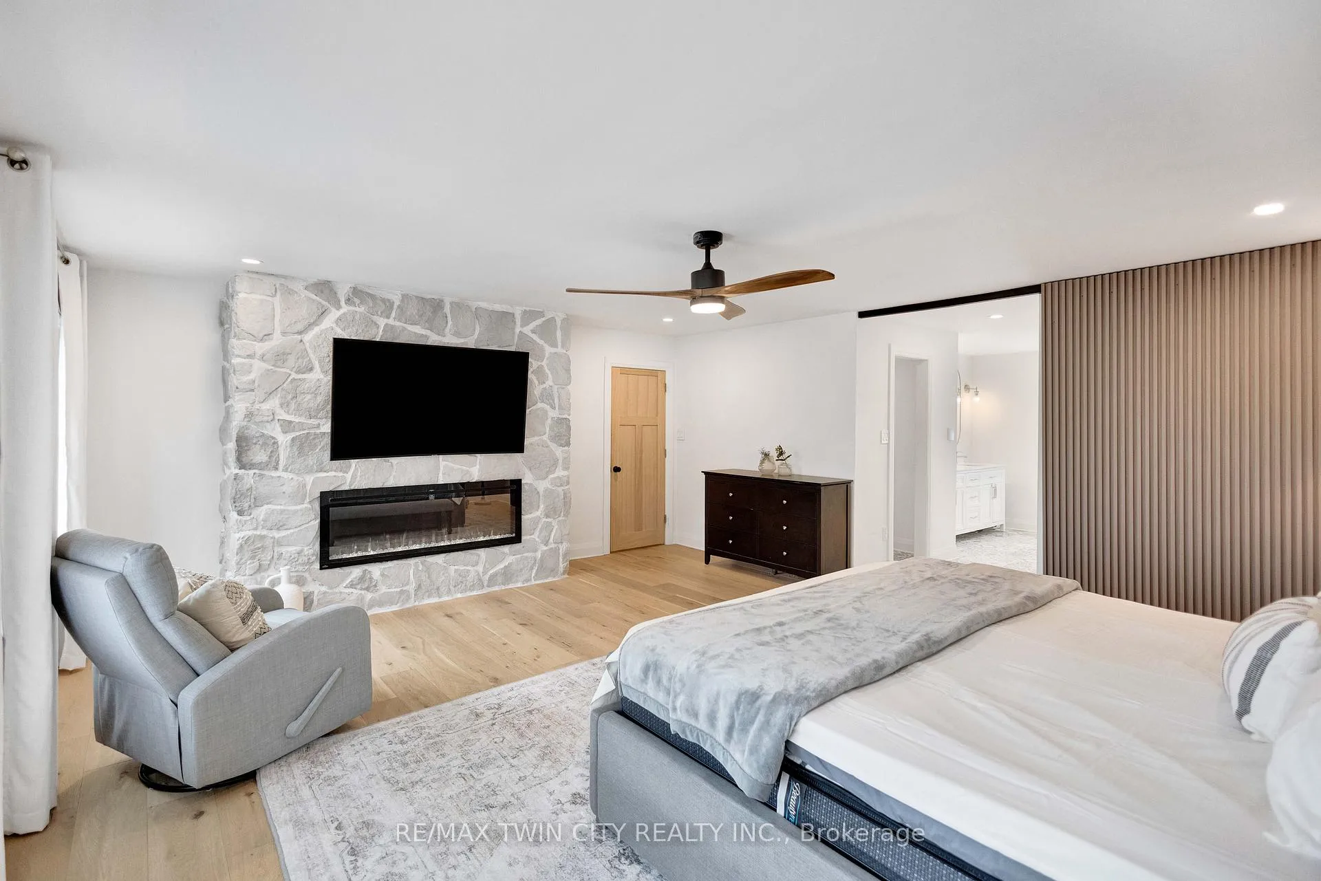 Photo 21 of 17 Braemar Place, Hamilton, Mohawk — HOMEH
