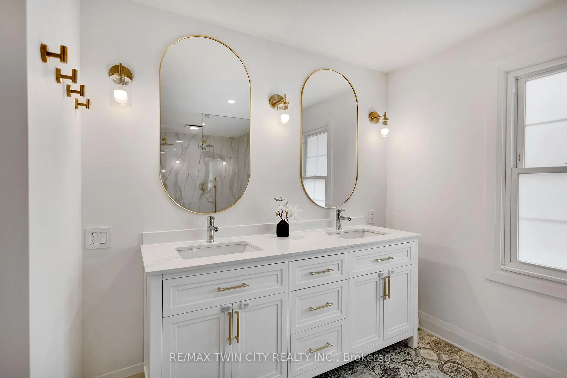 Photo 22 of 17 Braemar Place, Hamilton, Mohawk — HOMEH