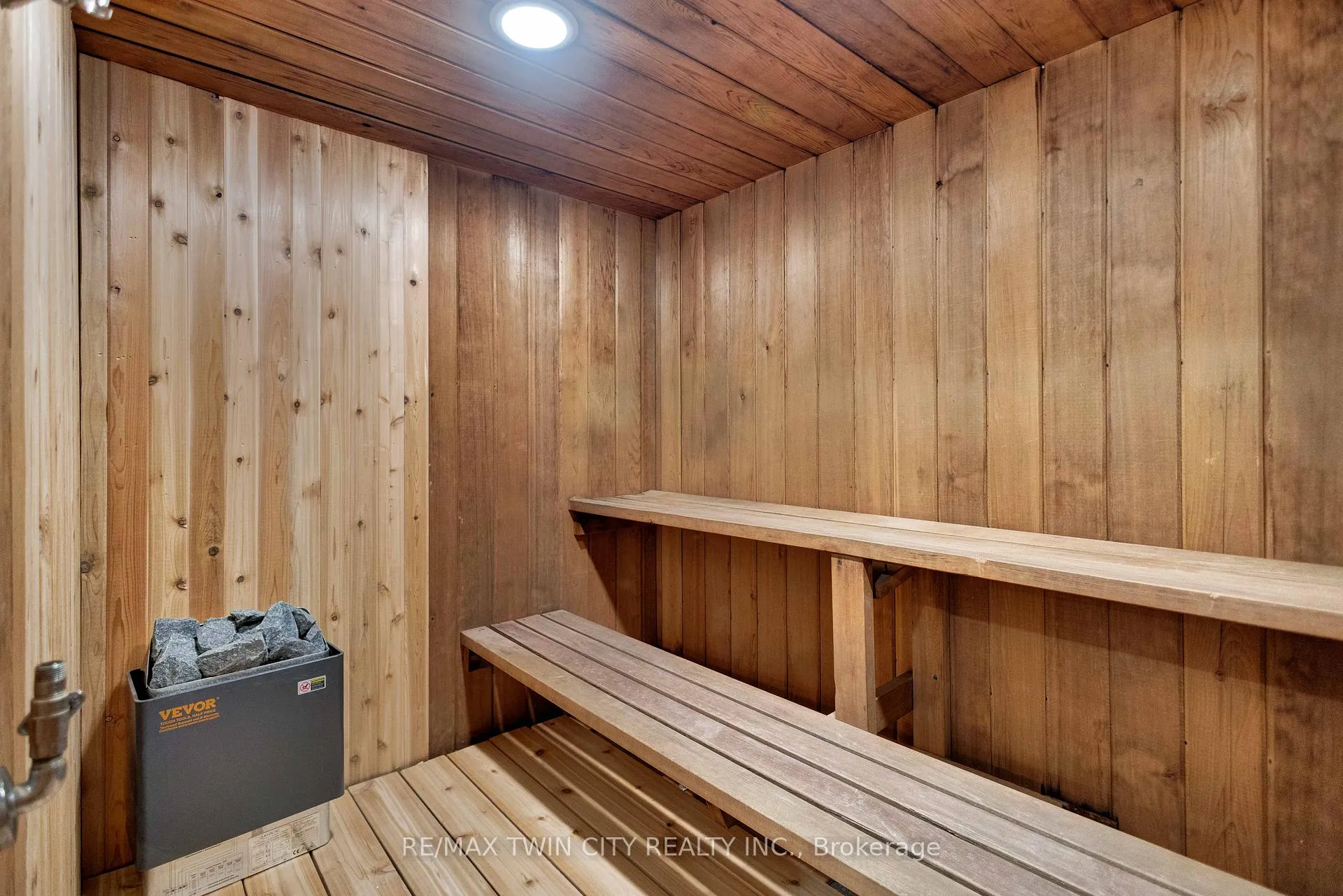 Photo 37 of 17 Braemar Place, Hamilton, Mohawk — HOMEH