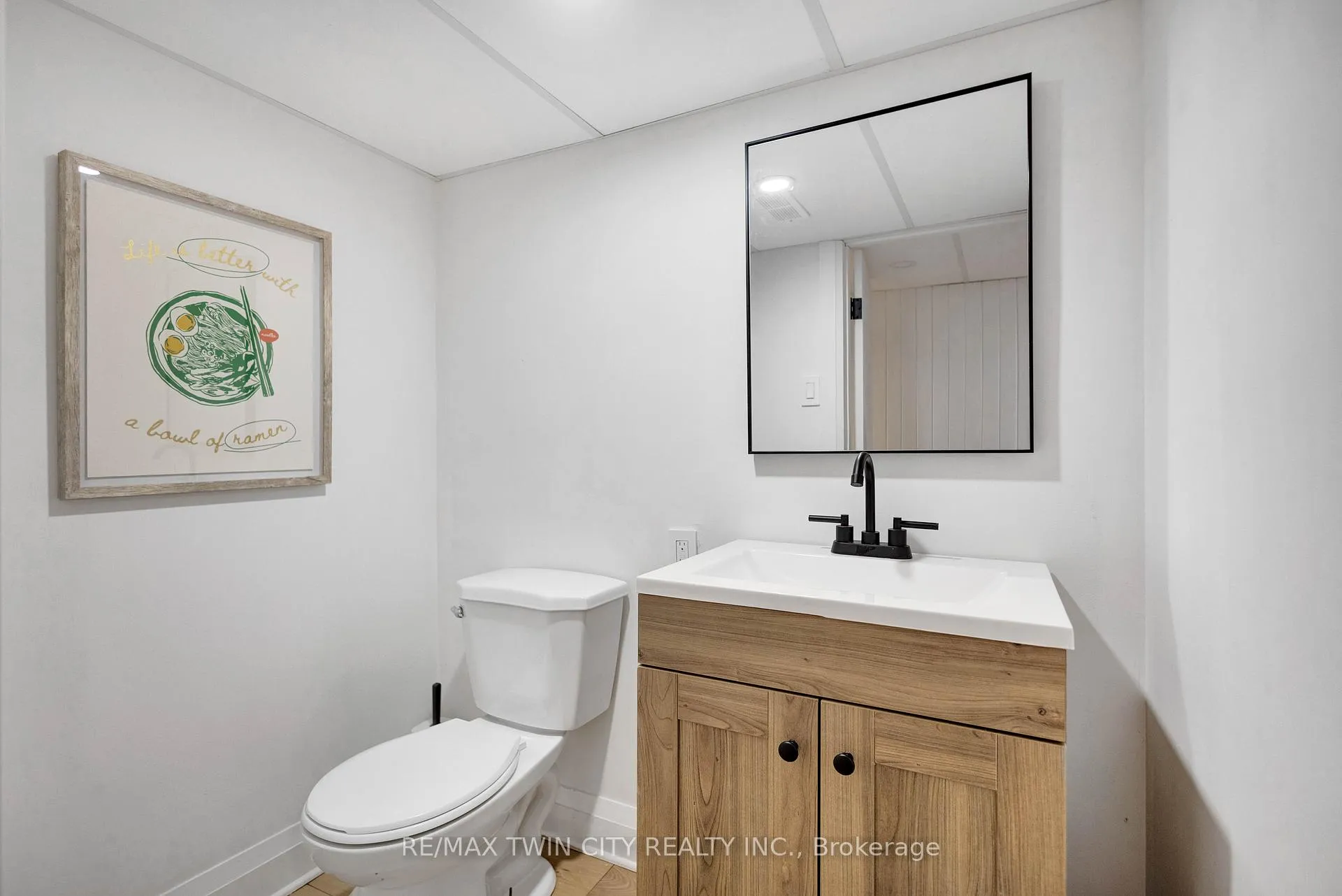 Photo 39 of 17 Braemar Place, Hamilton, Mohawk — HOMEH
