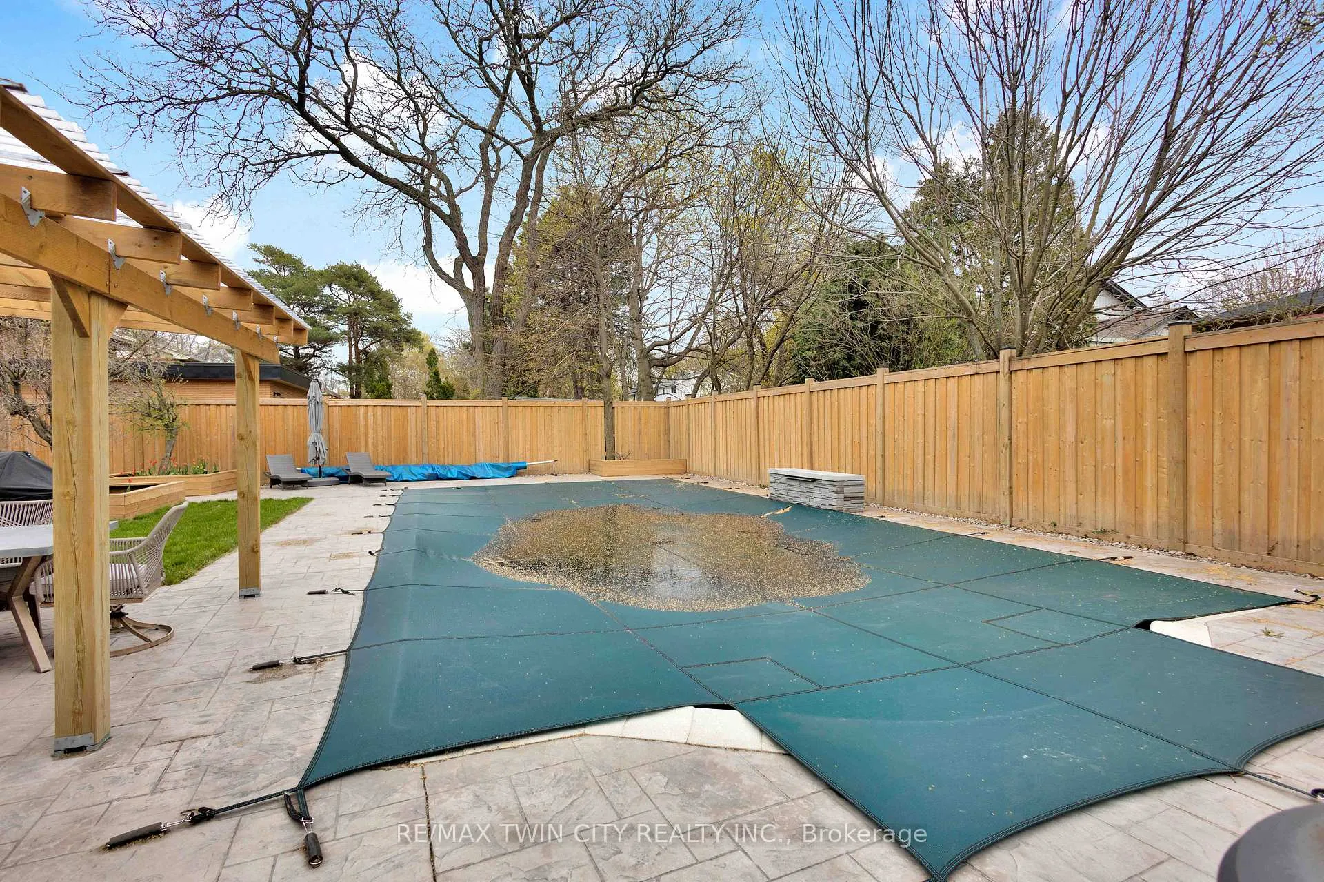 Photo 43 of 17 Braemar Place, Hamilton, Mohawk — HOMEH