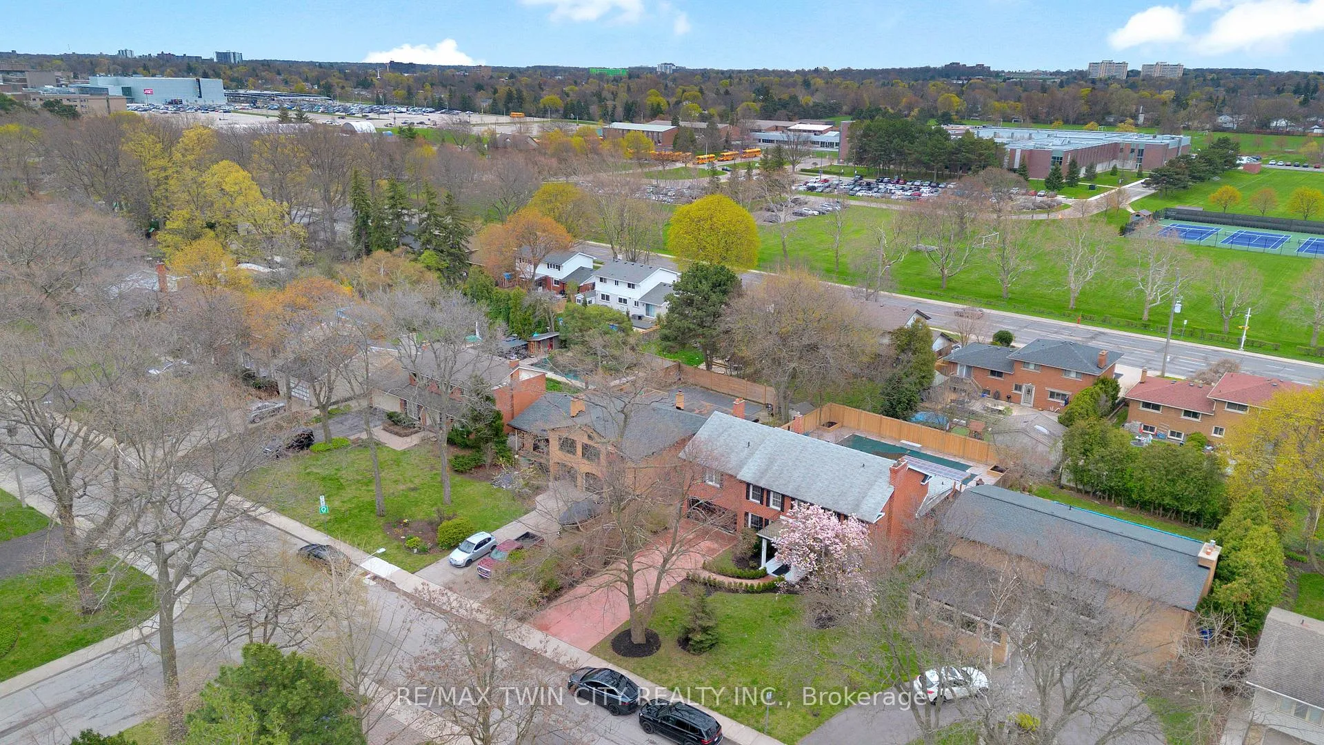 Photo 47 of 17 Braemar Place, Hamilton, Mohawk — HOMEH