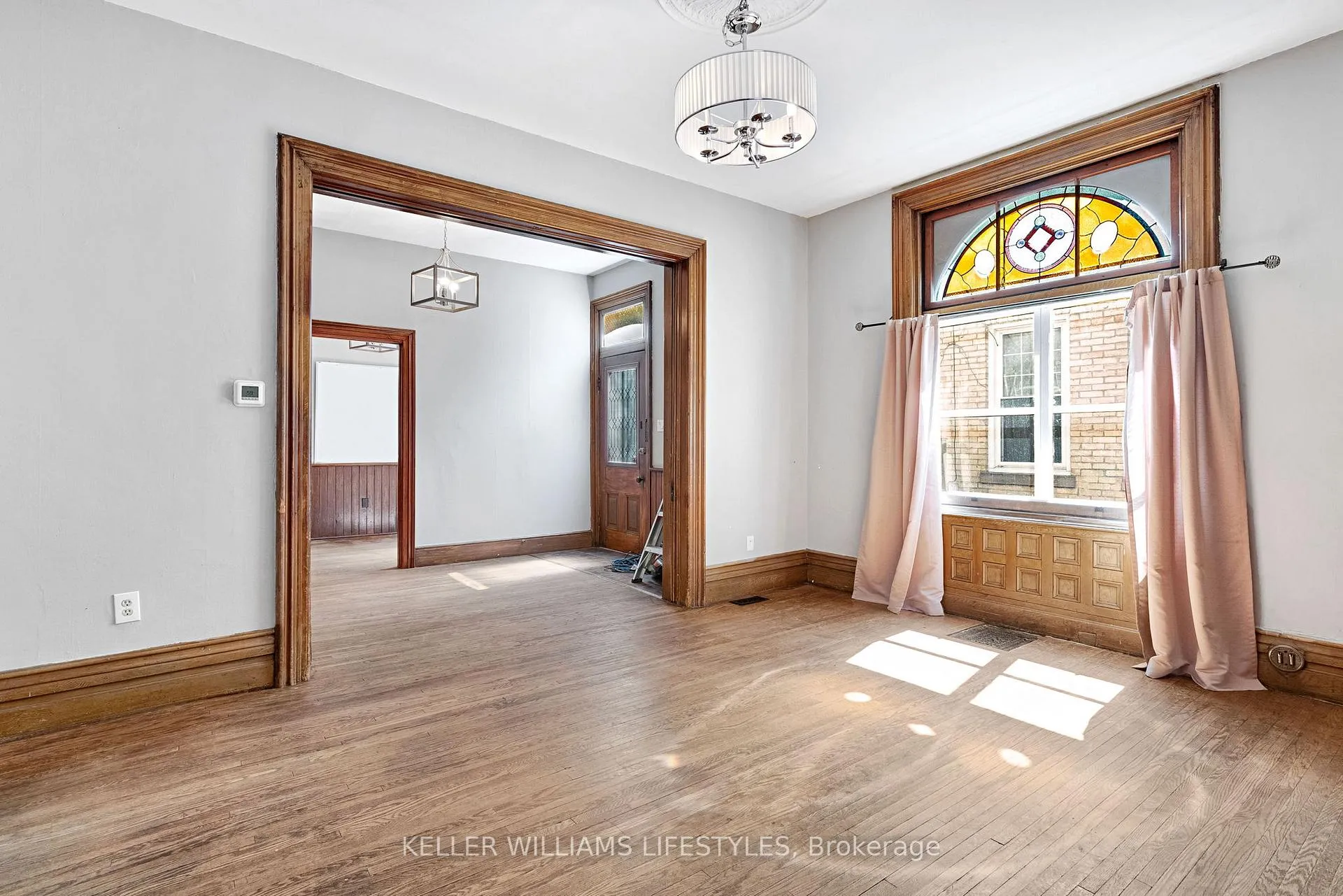 Photo 13 of 421 Central Avenue, London, East F — HOMEH