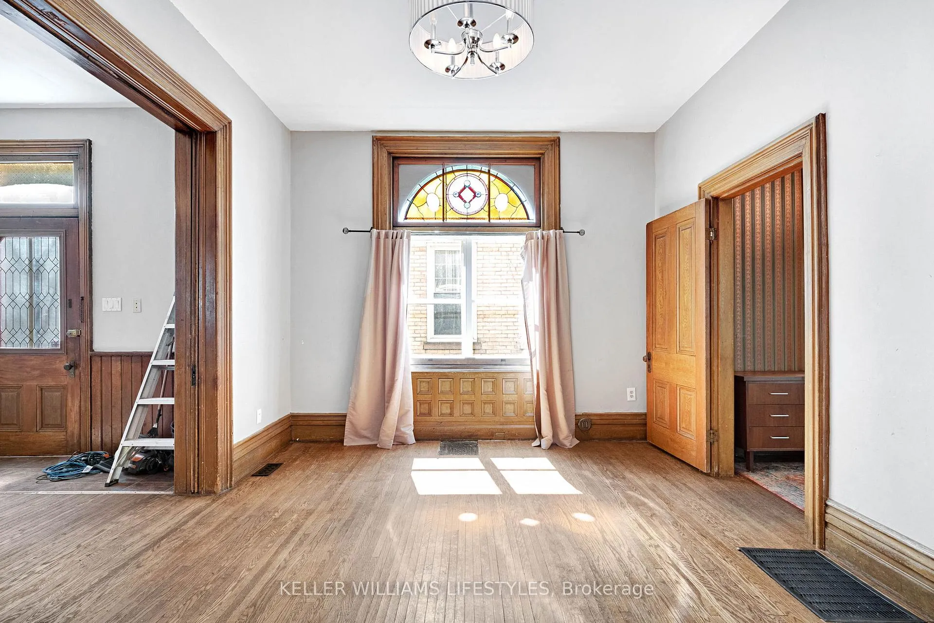 Photo 14 of 421 Central Avenue, London, East F — HOMEH