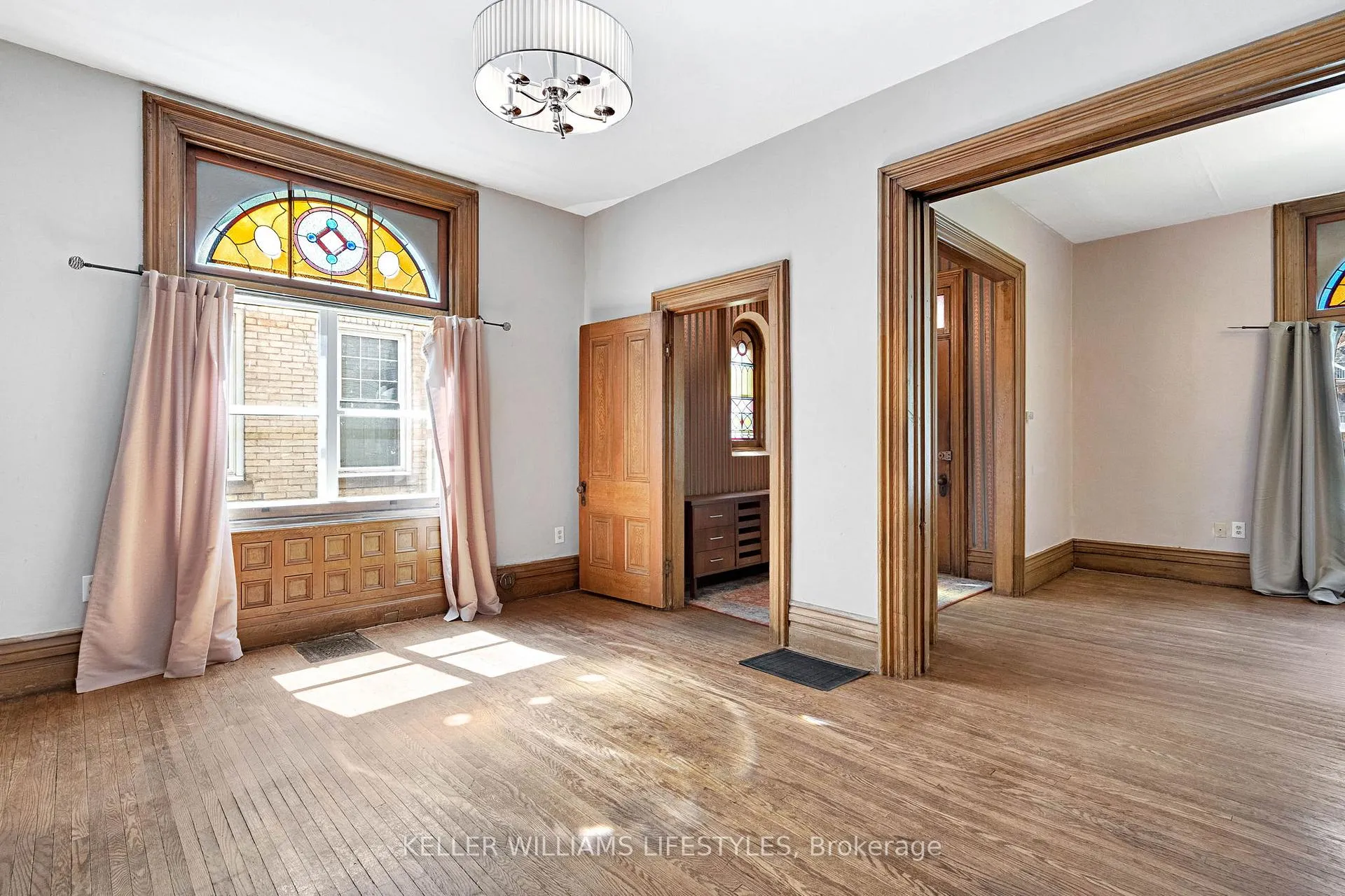 Photo 15 of 421 Central Avenue, London, East F — HOMEH
