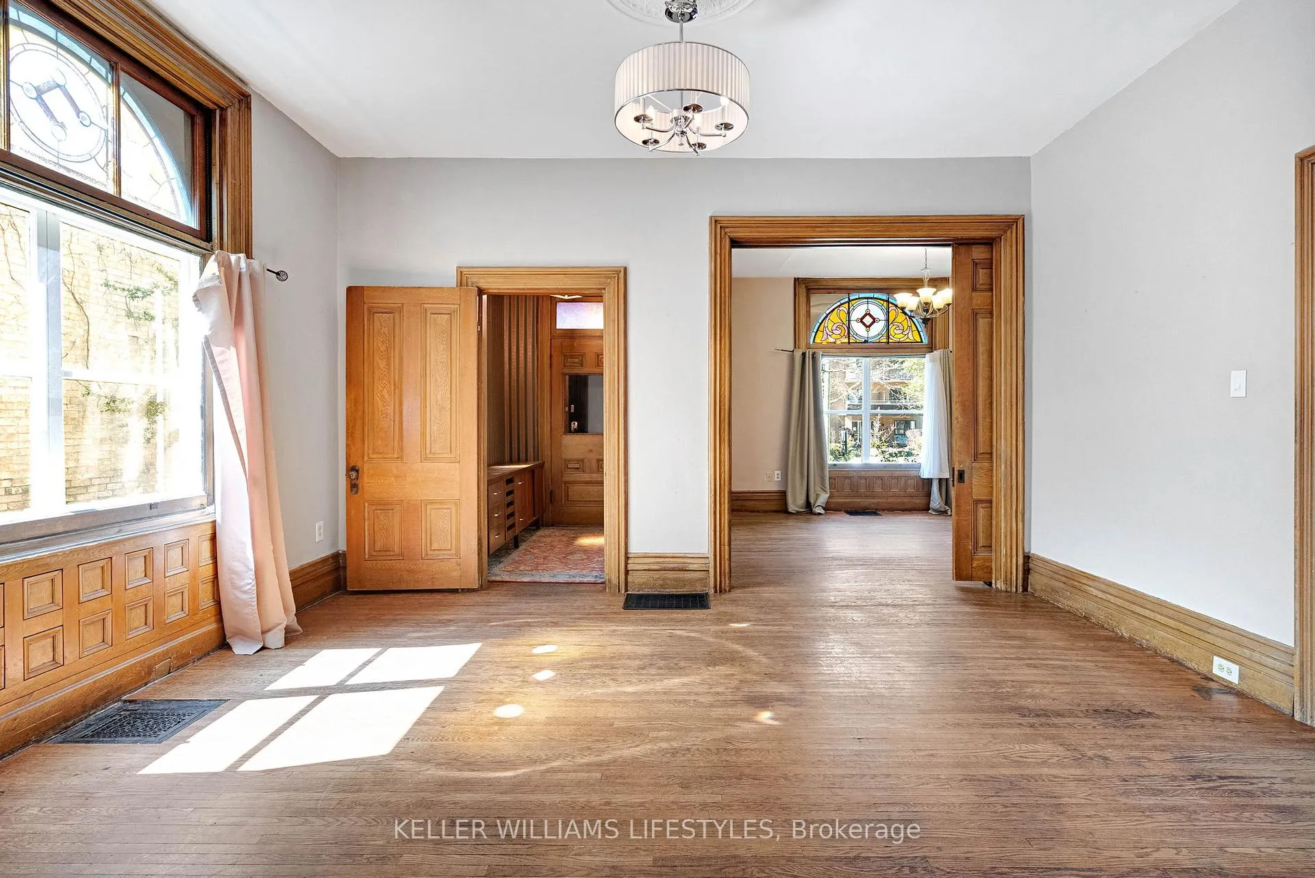 Photo 16 of 421 Central Avenue, London, East F — HOMEH