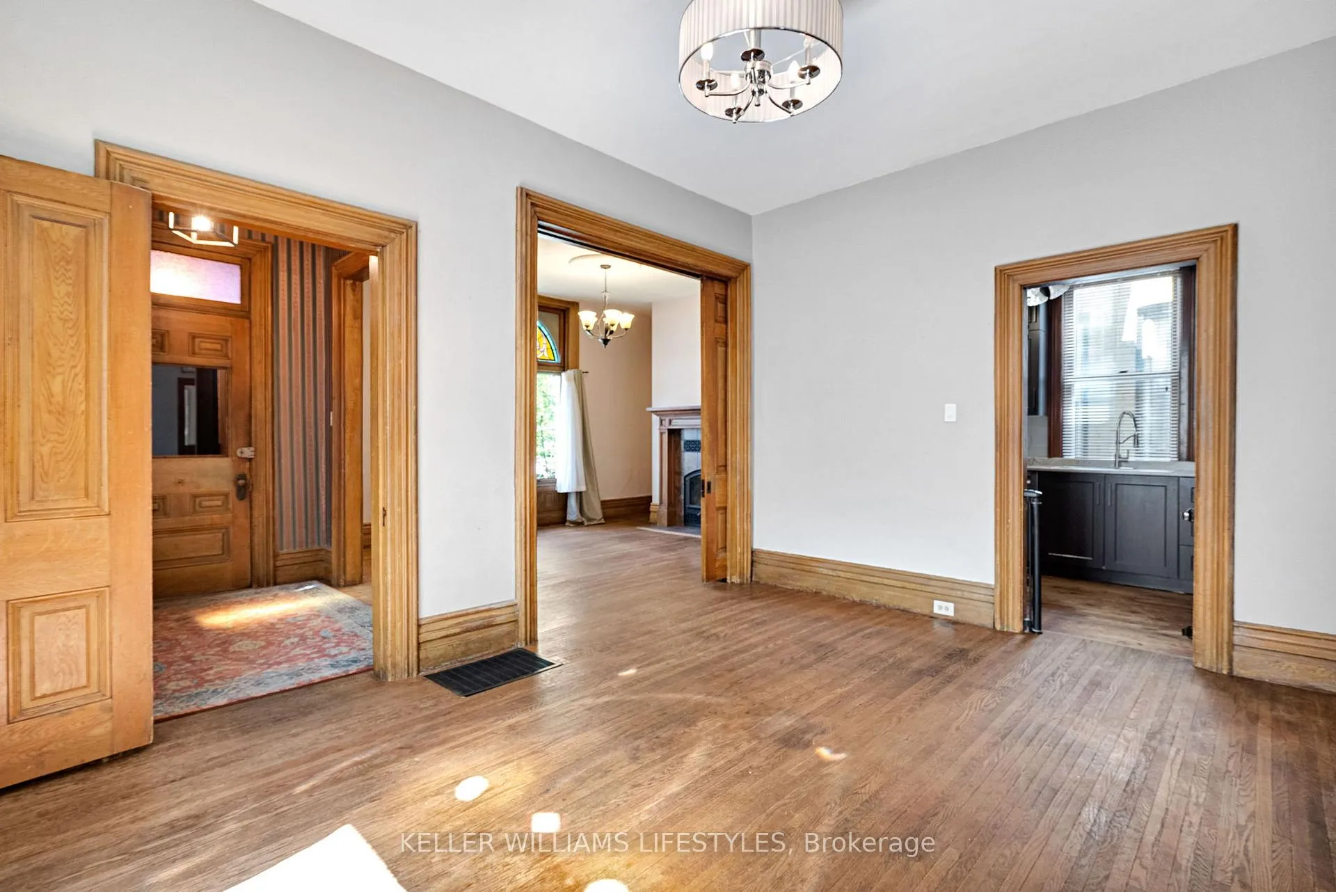 Photo 17 of 421 Central Avenue, London, East F — HOMEH