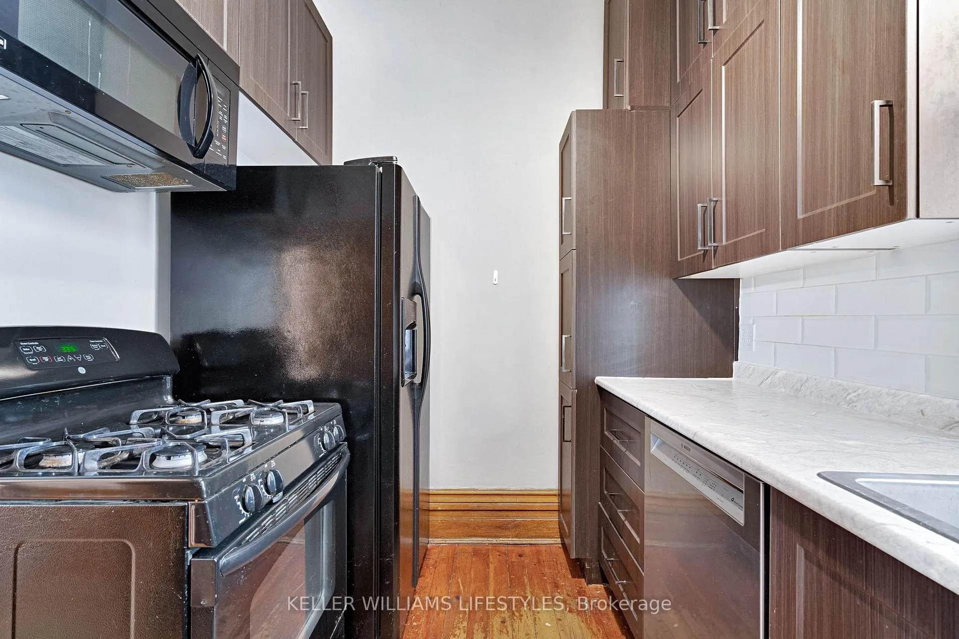 Photo 19 of 421 Central Avenue, London, East F — HOMEH