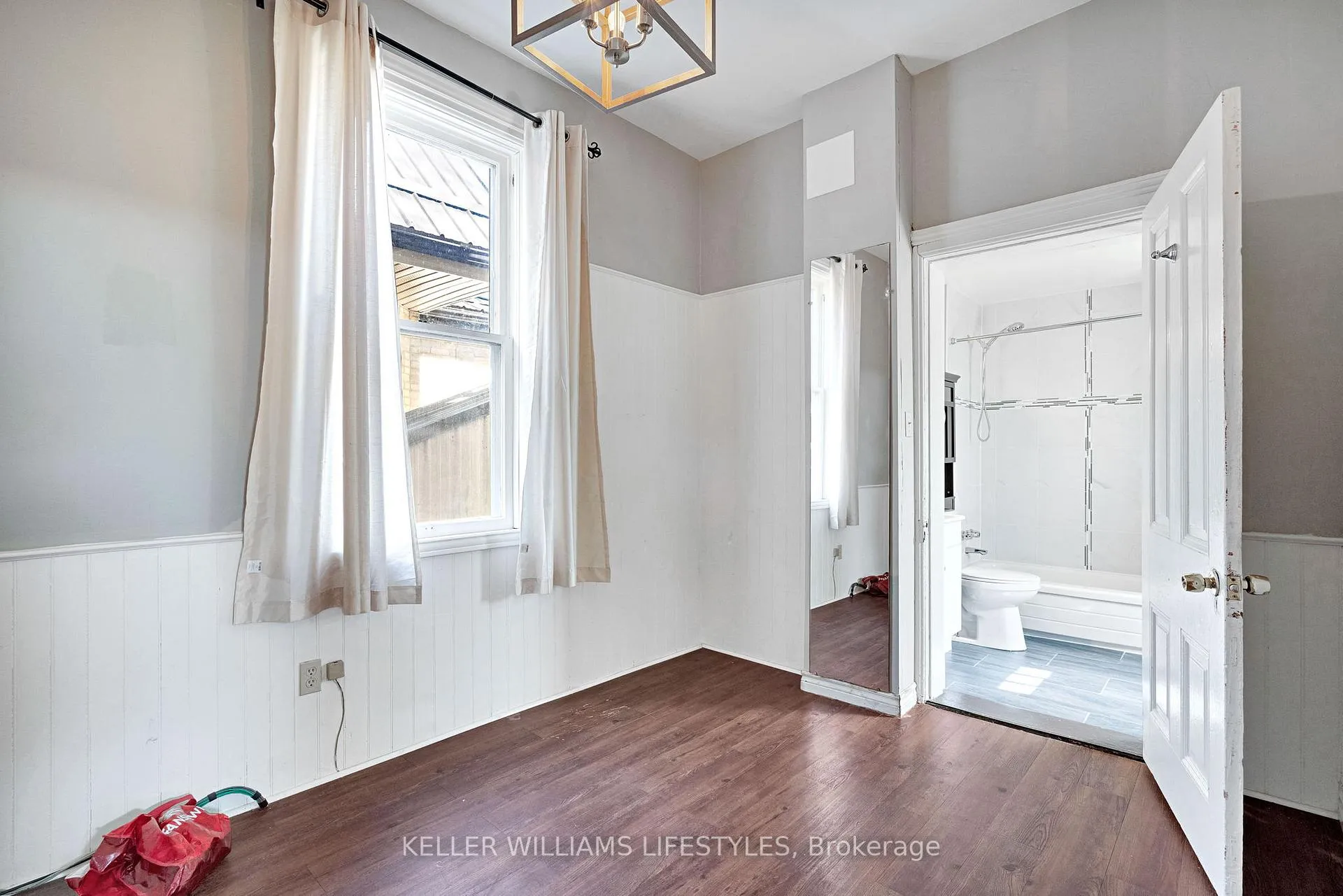 Photo 26 of 421 Central Avenue, London, East F — HOMEH