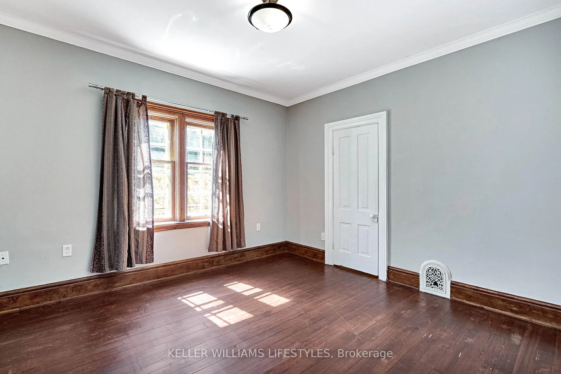 Photo 32 of 421 Central Avenue, London, East F — HOMEH