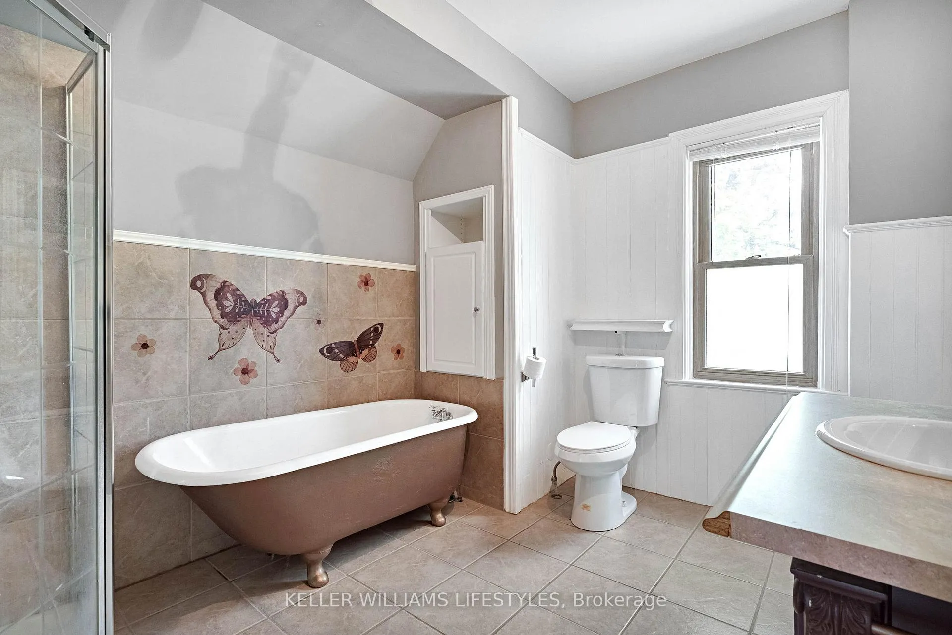Photo 38 of 421 Central Avenue, London, East F — HOMEH