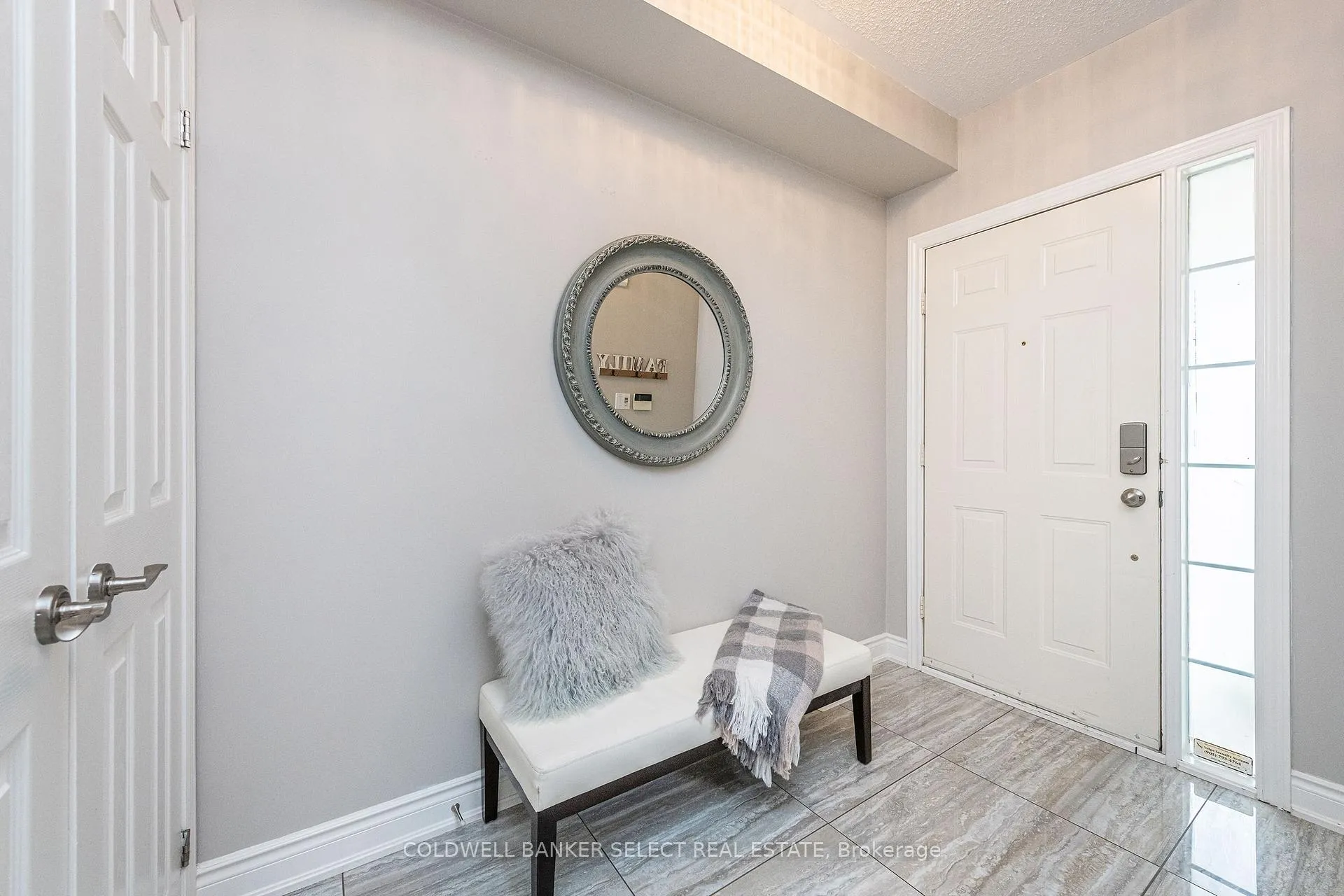 Photo 3 of 17 Cedargrove Road, Caledon, Bolton West — HOMEH