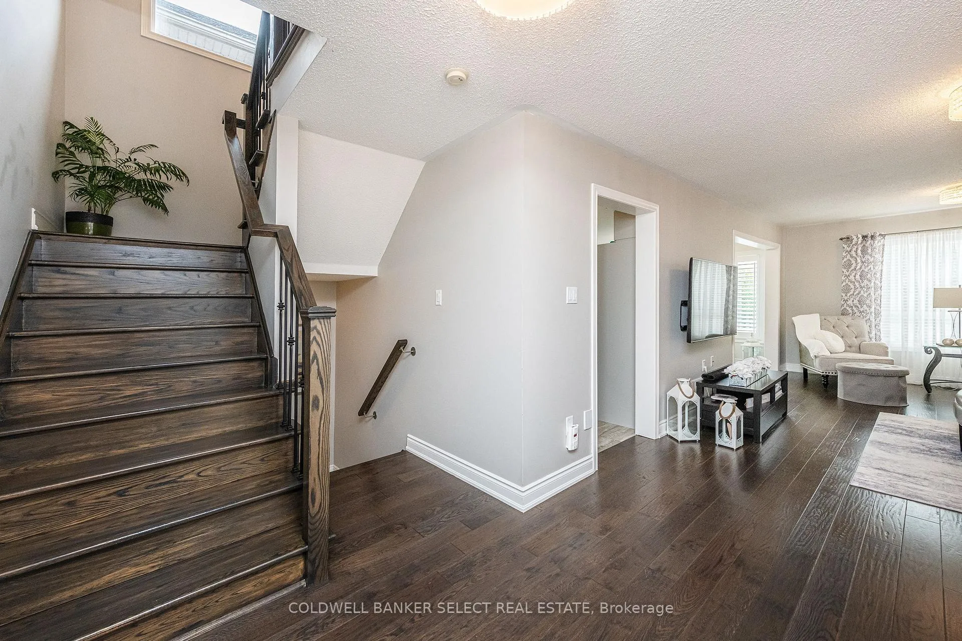 Photo 4 of 17 Cedargrove Road, Caledon, Bolton West — HOMEH