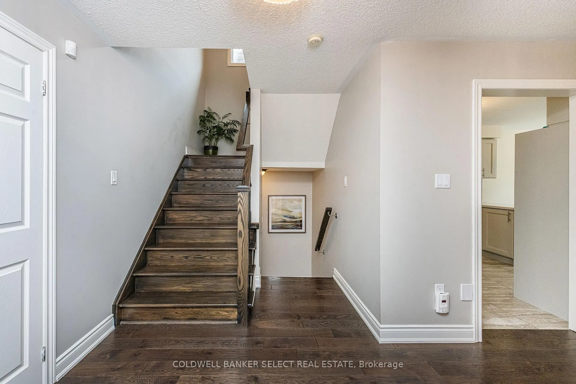 Photo 5 of 17 Cedargrove Road, Caledon, Bolton West — HOMEH