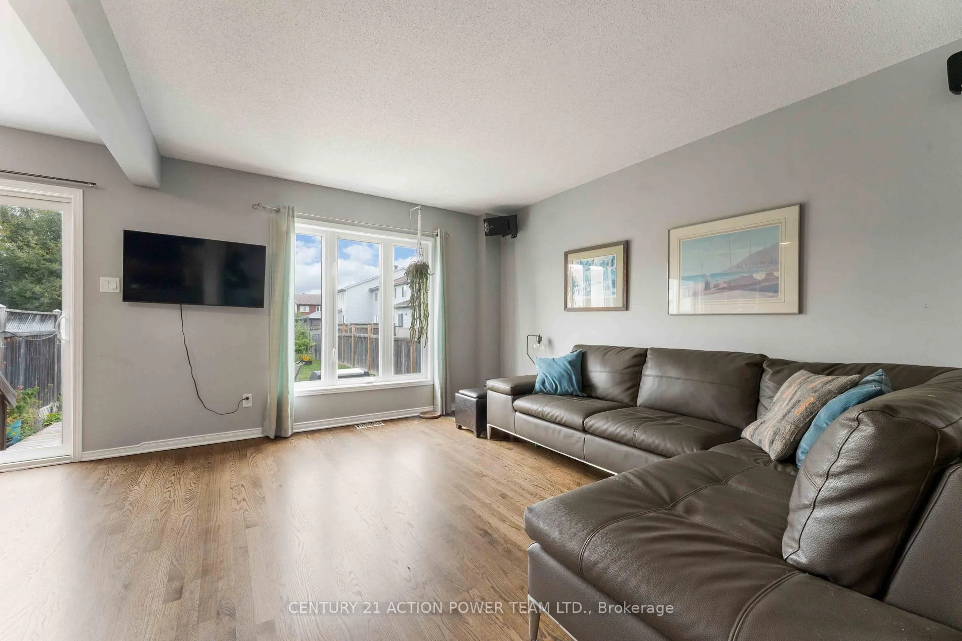 Photo 4 of 153 Lokoya Street, Ottawa, Kanata - Emerald Meadows/Trailwest — HOMEH