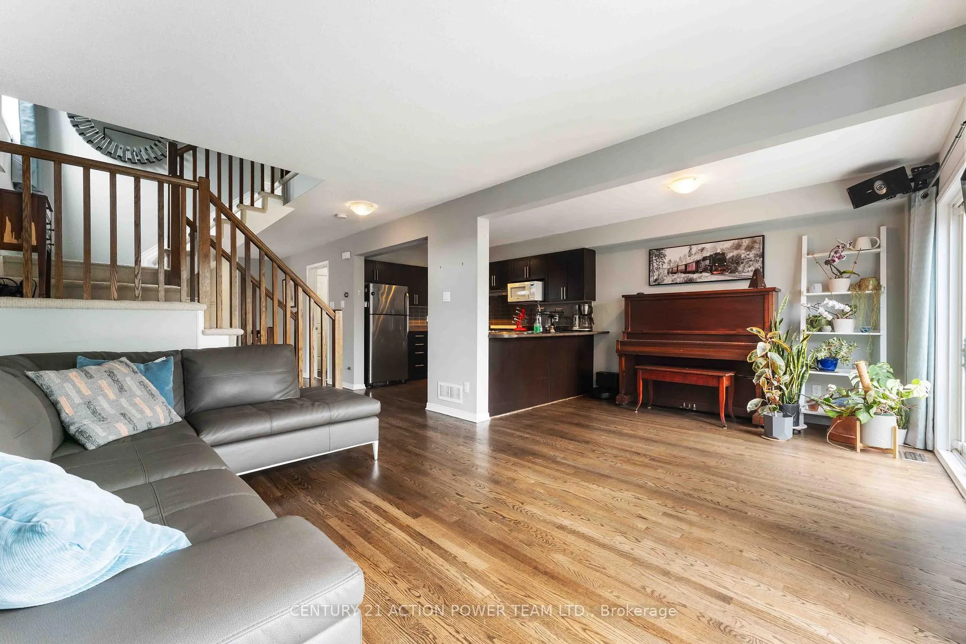 Photo 6 of 153 Lokoya Street, Ottawa, Kanata - Emerald Meadows/Trailwest — HOMEH