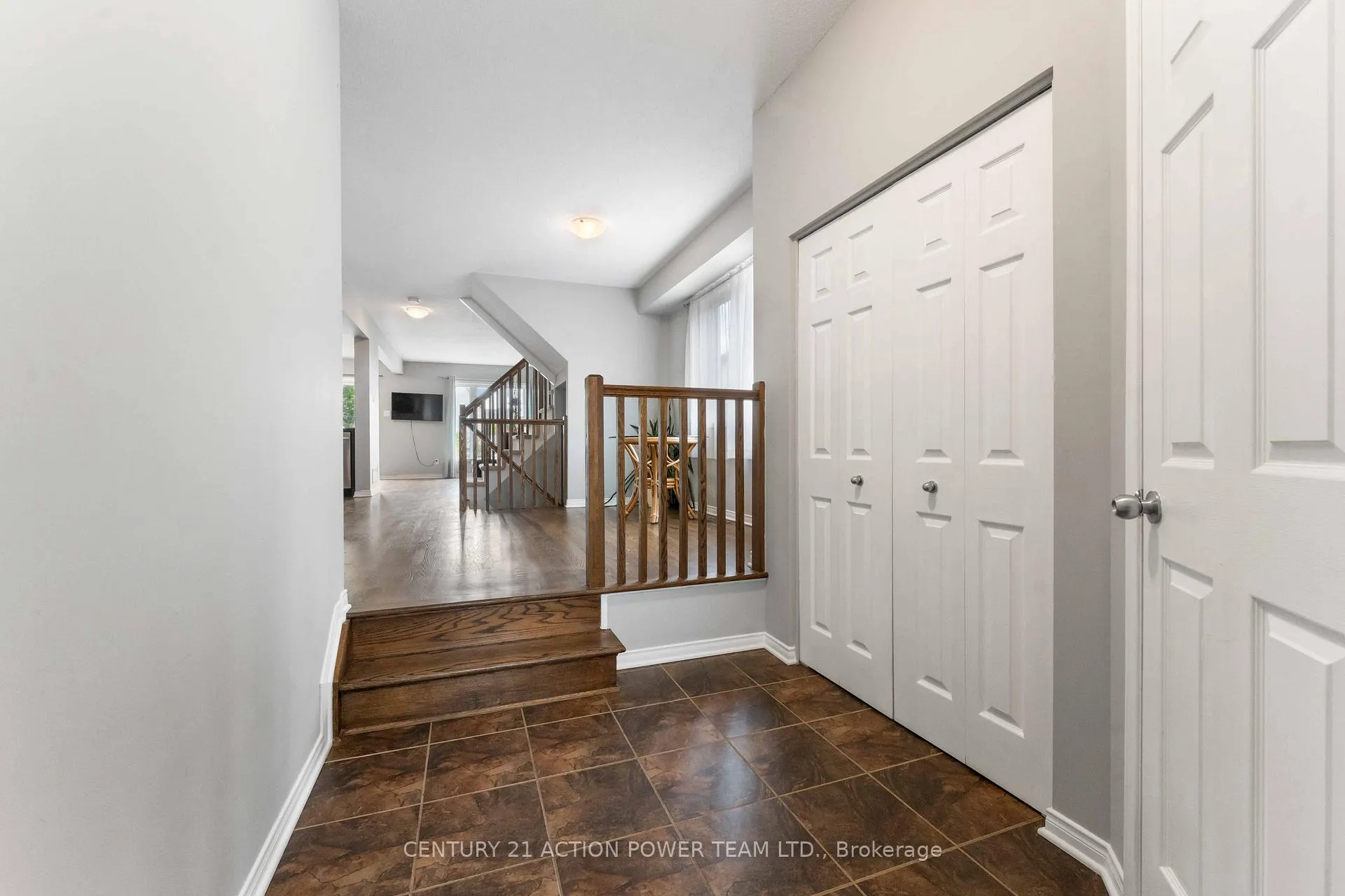 Photo 14 of 153 Lokoya Street, Ottawa, Kanata - Emerald Meadows/Trailwest — HOMEH