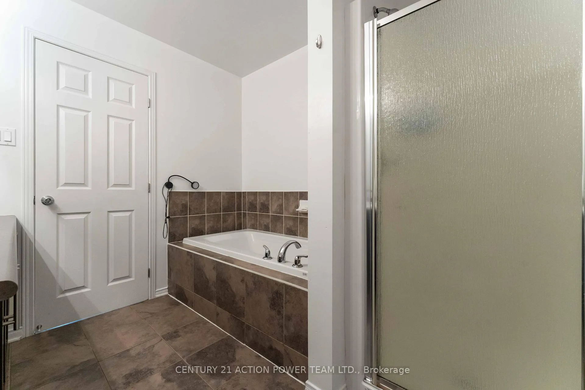 Photo 25 of 153 Lokoya Street, Ottawa, Kanata - Emerald Meadows/Trailwest — HOMEH