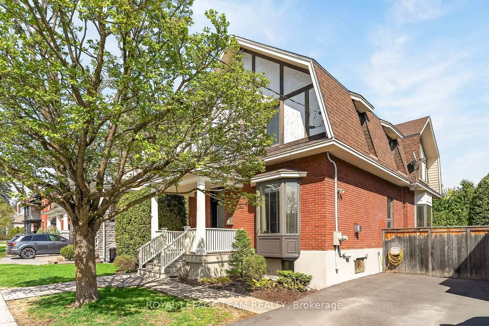 Photo 2 of 46 Ivy Crescent, Ottawa, Lindenlea — HOMEH