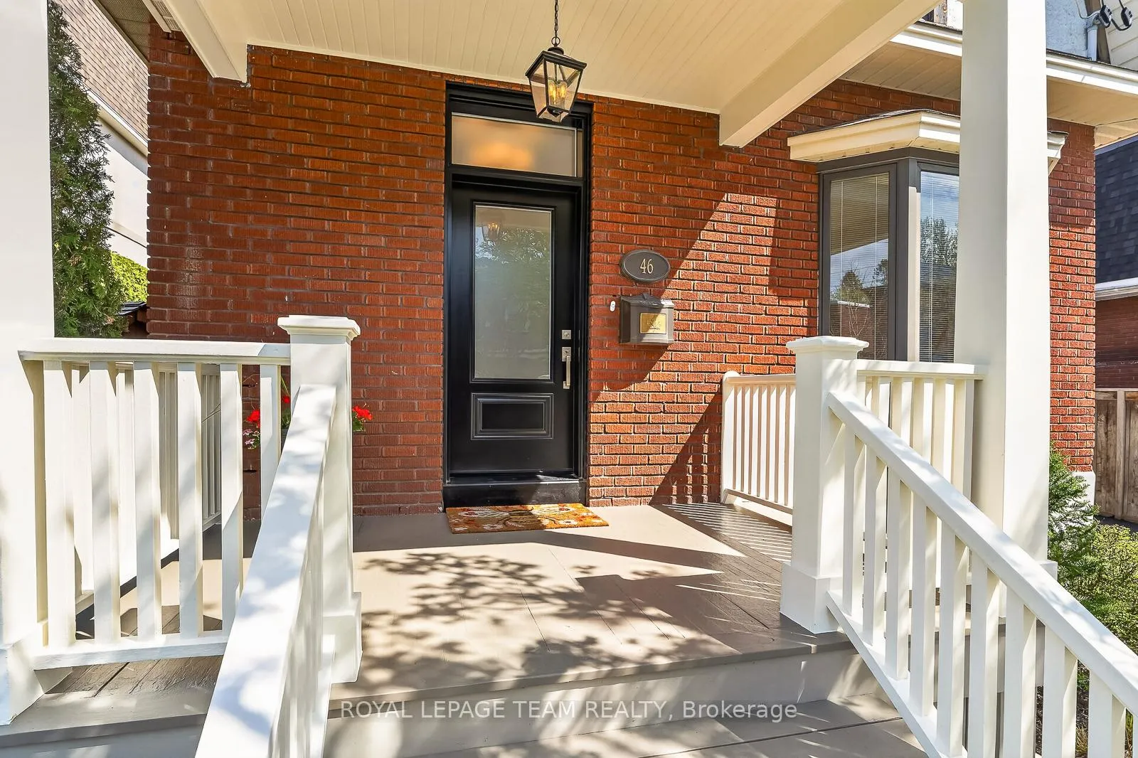 Photo 4 of 46 Ivy Crescent, Ottawa, Lindenlea — HOMEH