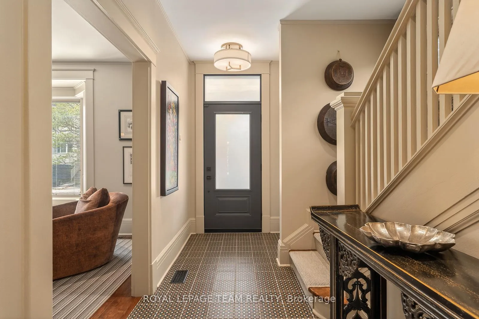 Photo 5 of 46 Ivy Crescent, Ottawa, Lindenlea — HOMEH
