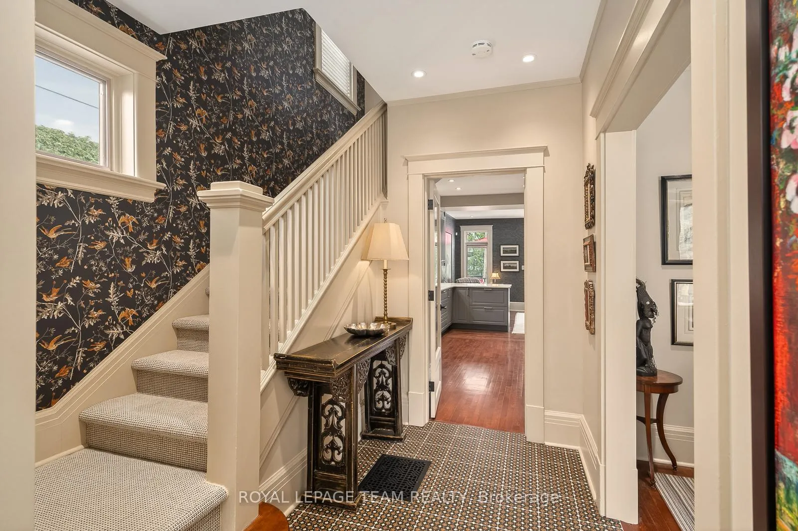 Photo 6 of 46 Ivy Crescent, Ottawa, Lindenlea — HOMEH