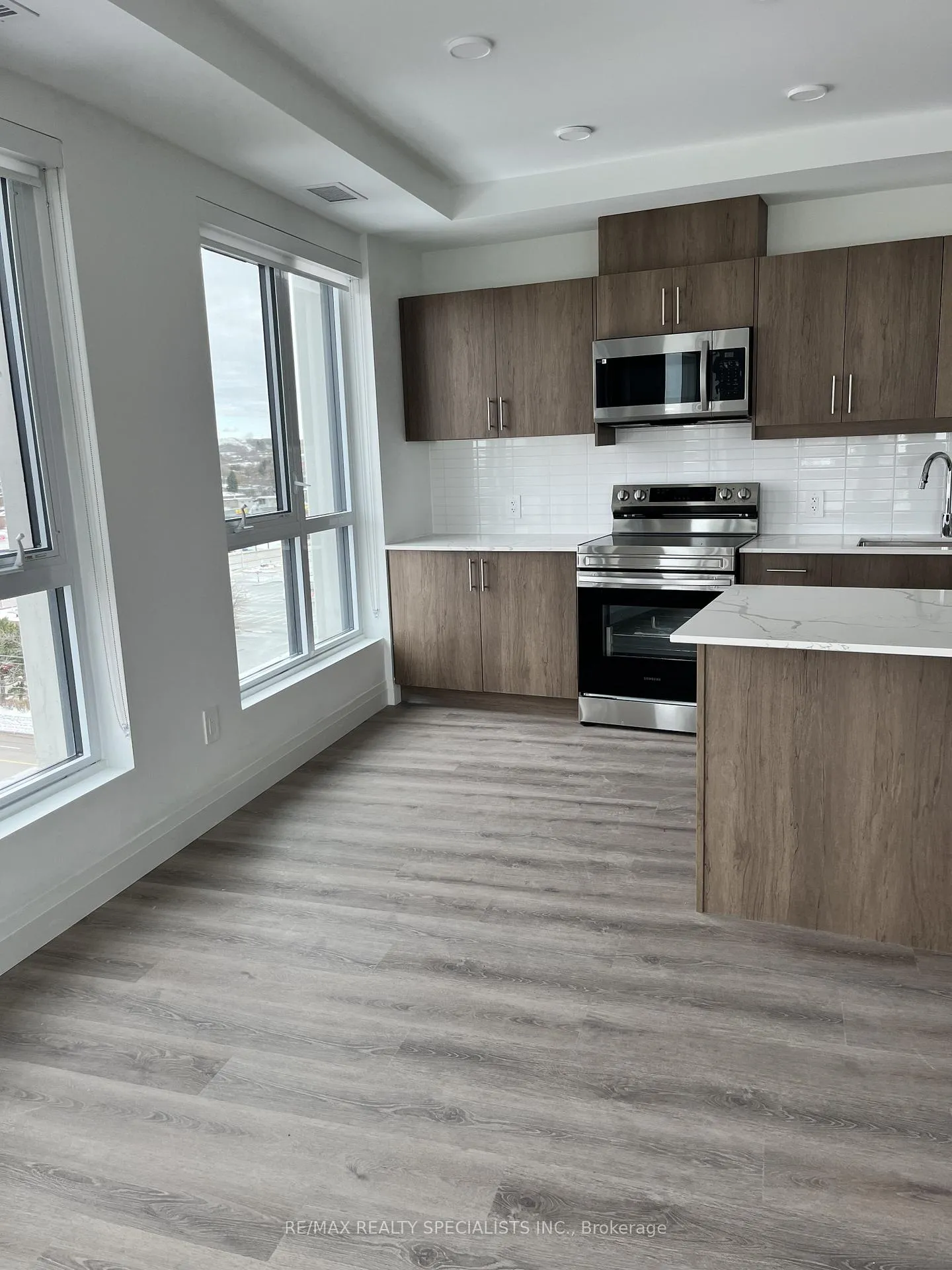 Photo 13 of Unit 808, 1333 Weber Street E, Kitchener — HOMEH