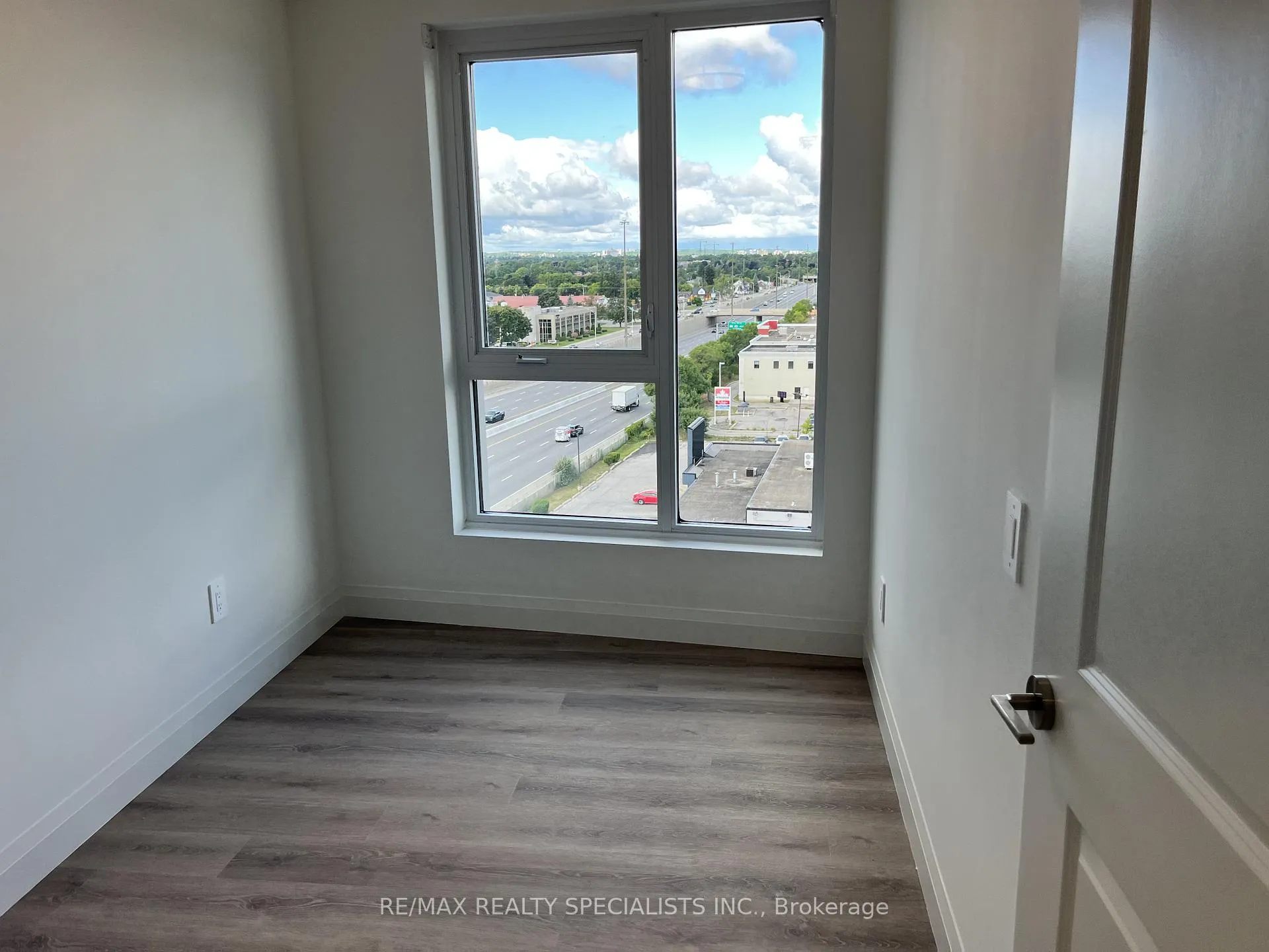 Photo 19 of Unit 808, 1333 Weber Street E, Kitchener — HOMEH