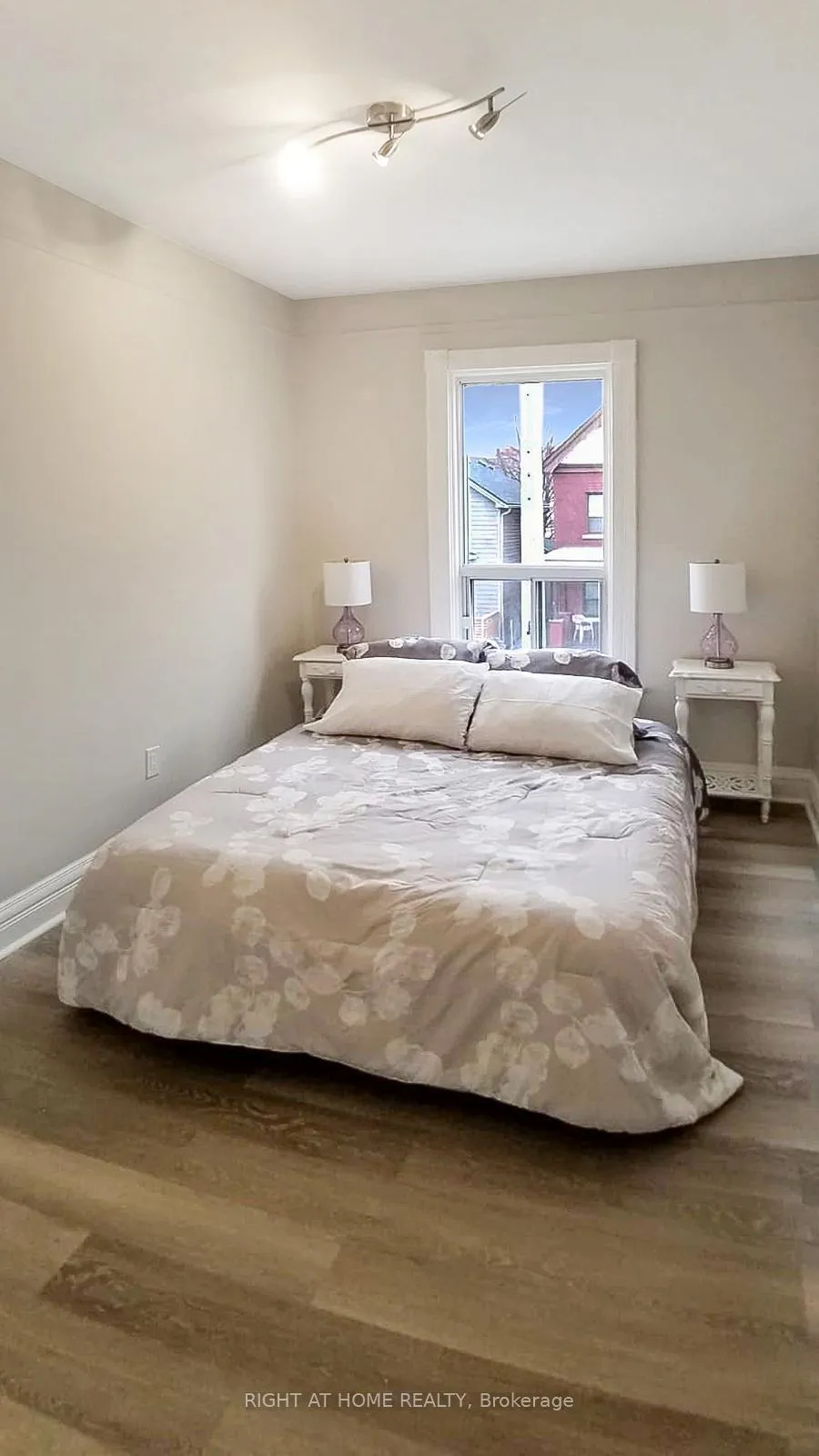 Photo 7 of Unit 2, 298 Emerald Street N, Hamilton, Landsdale — HOMEH