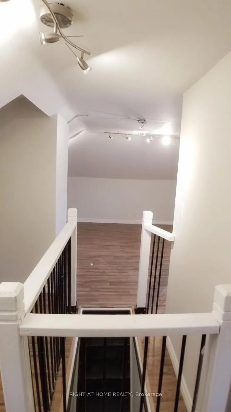 Photo 10 of Unit 2, 298 Emerald Street N, Hamilton, Landsdale — HOMEH