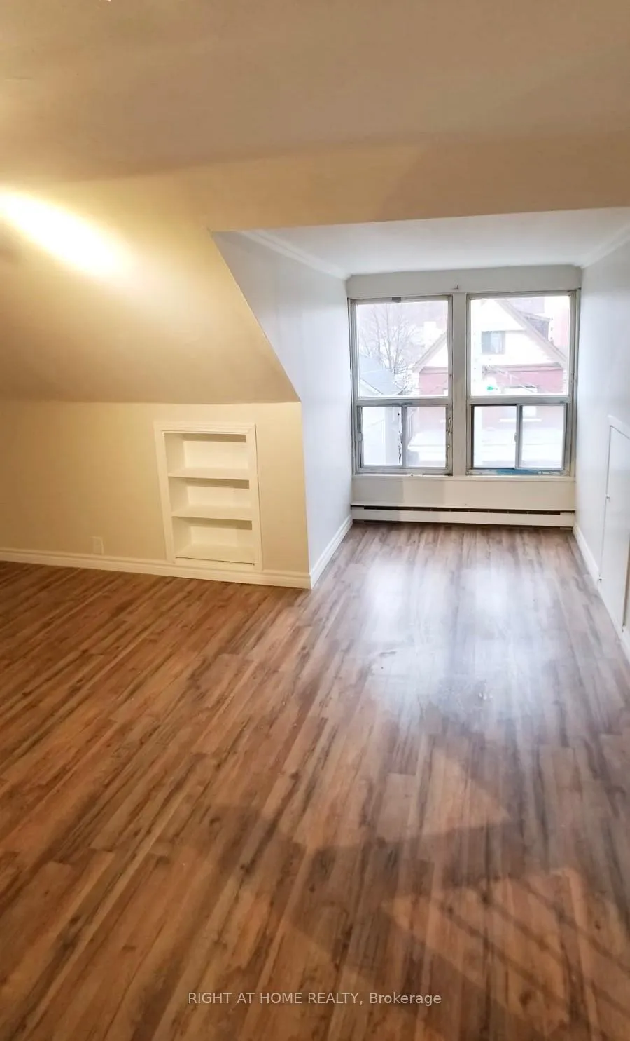 Photo 15 of Unit 2, 298 Emerald Street N, Hamilton, Landsdale — HOMEH