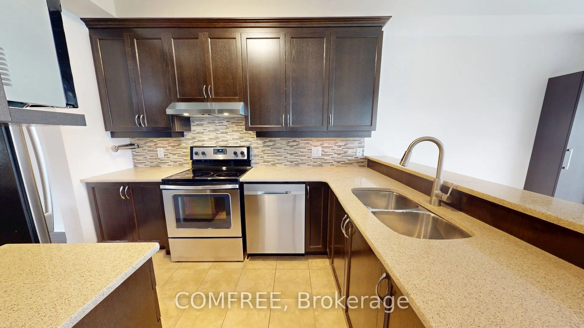 Photo 9 of 149 Lochnaw Private, Ottawa, Barrhaven - Stonebridge — HOMEH