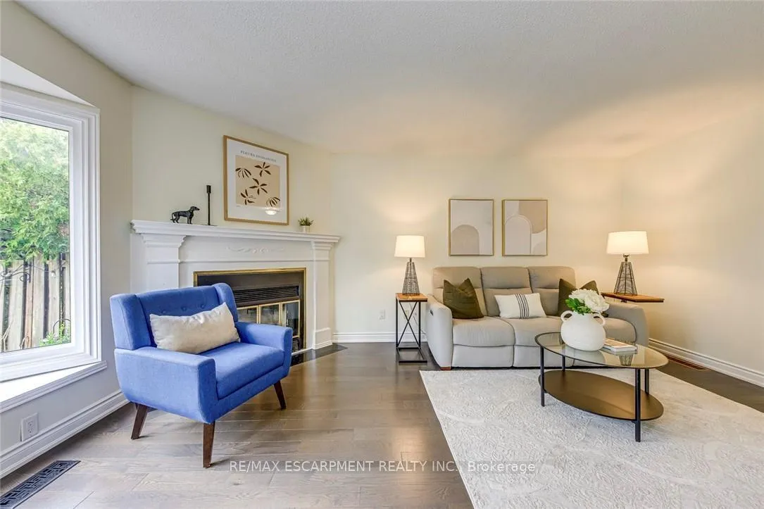Photo 5 of Unit 10, 3115 New Street, Burlington, Roseland — HOMEH