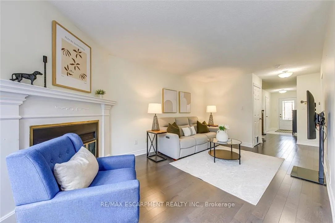 Photo 6 of Unit 10, 3115 New Street, Burlington, Roseland — HOMEH