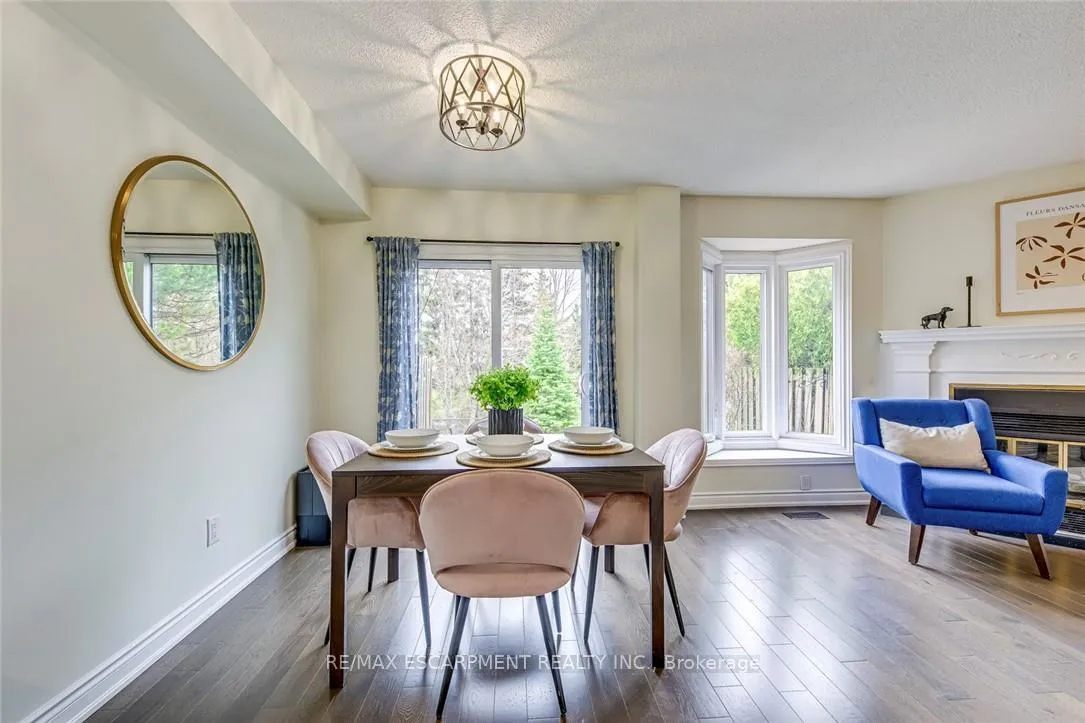 Photo 8 of Unit 10, 3115 New Street, Burlington, Roseland — HOMEH