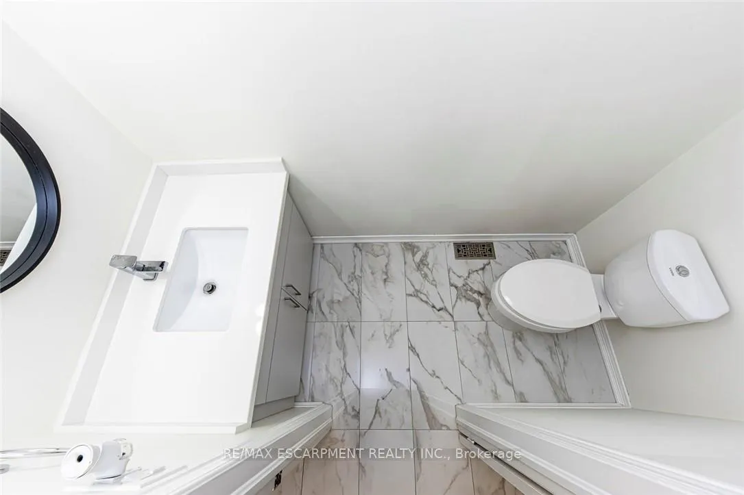 Photo 11 of Unit 10, 3115 New Street, Burlington, Roseland — HOMEH