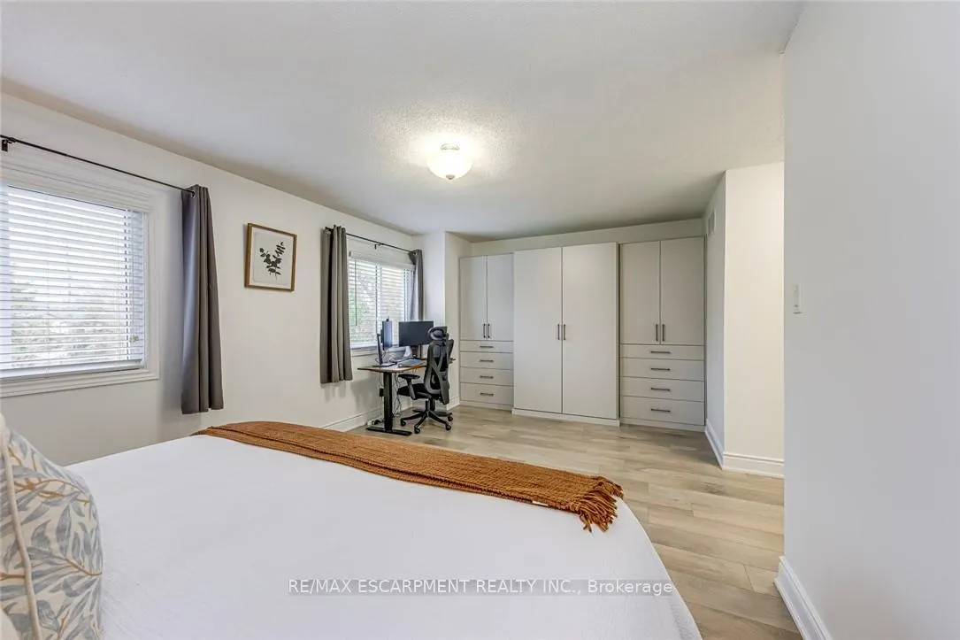 Photo 17 of Unit 10, 3115 New Street, Burlington, Roseland — HOMEH