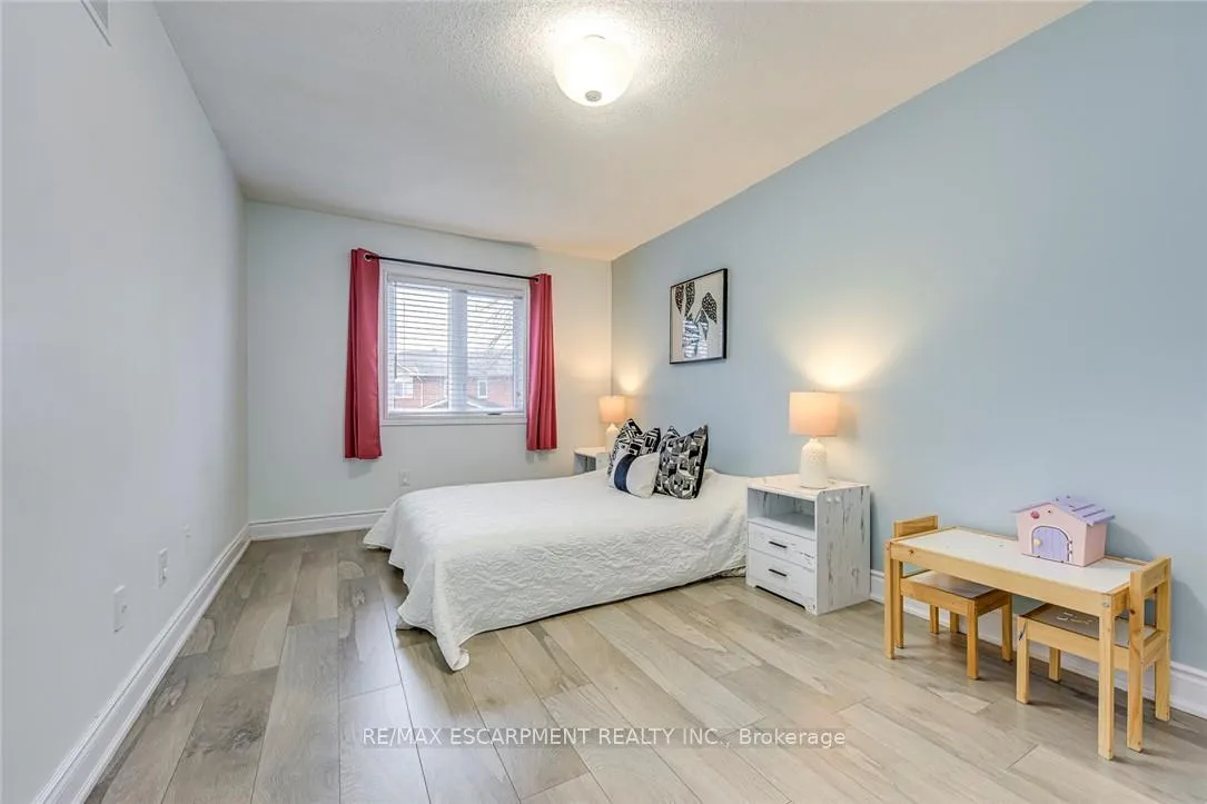 Photo 20 of Unit 10, 3115 New Street, Burlington, Roseland — HOMEH