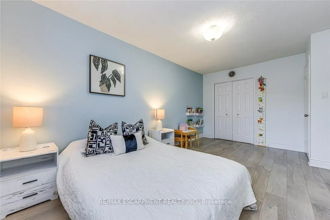Photo 22 of Unit 10, 3115 New Street, Burlington, Roseland — HOMEH