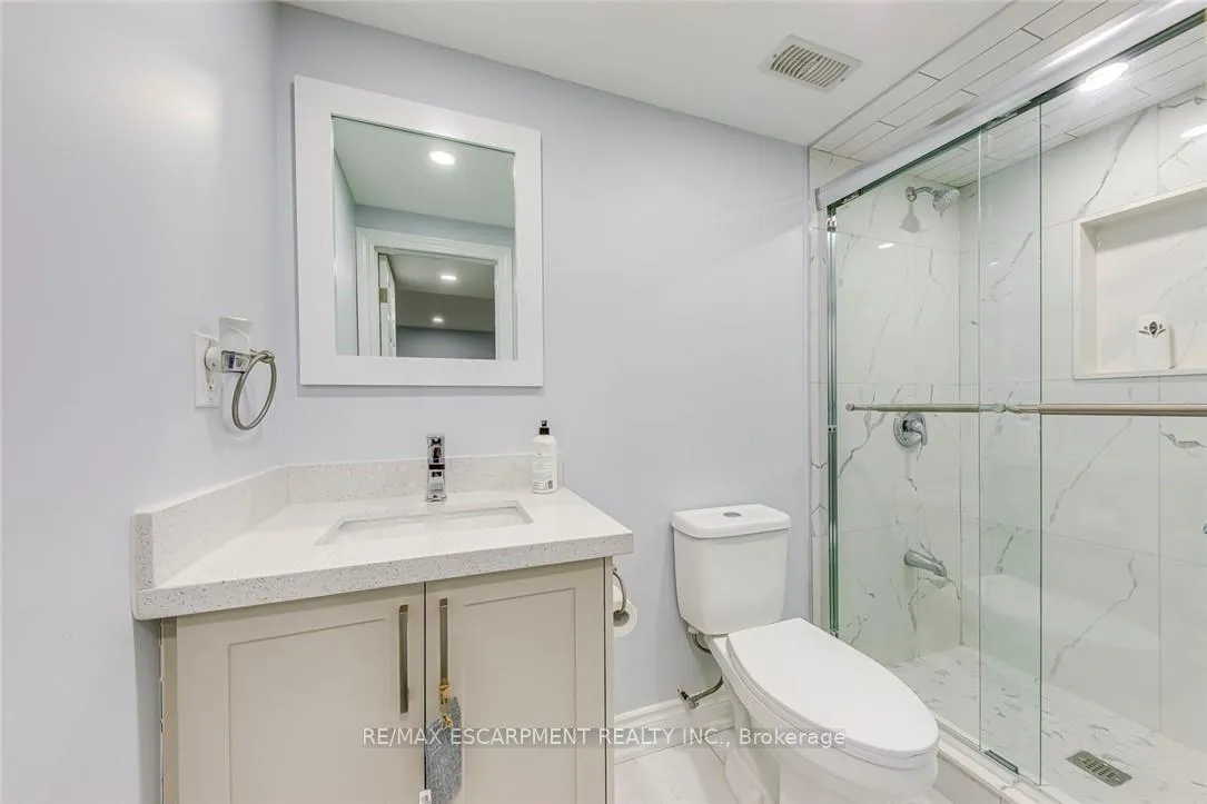 Photo 30 of Unit 10, 3115 New Street, Burlington, Roseland — HOMEH
