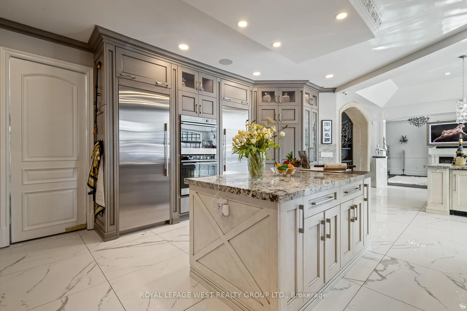 Photo 17 of 24 Mcarthur Heights, Brampton, Snelgrove — HOMEH