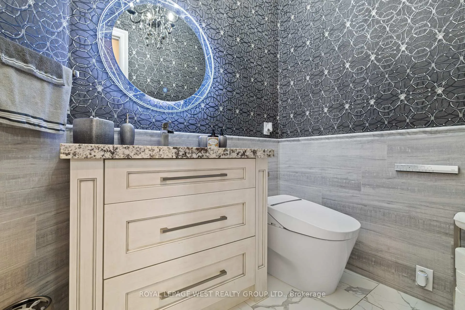 Photo 21 of 24 Mcarthur Heights, Brampton, Snelgrove — HOMEH