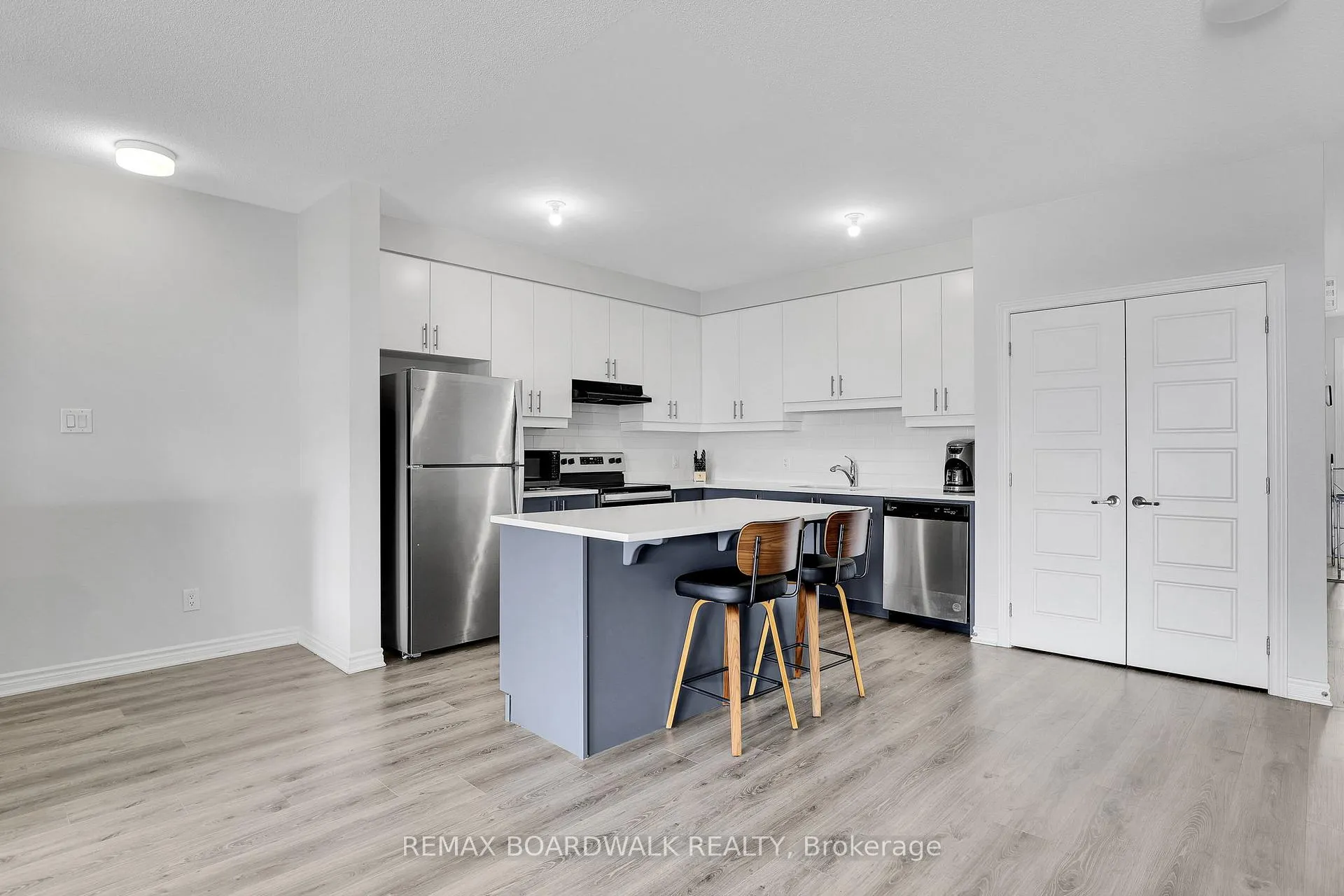 Photo 5 of 306 Pilot Private, Ottawa, Kanata - Emerald Meadows/Trailwest — HOMEH