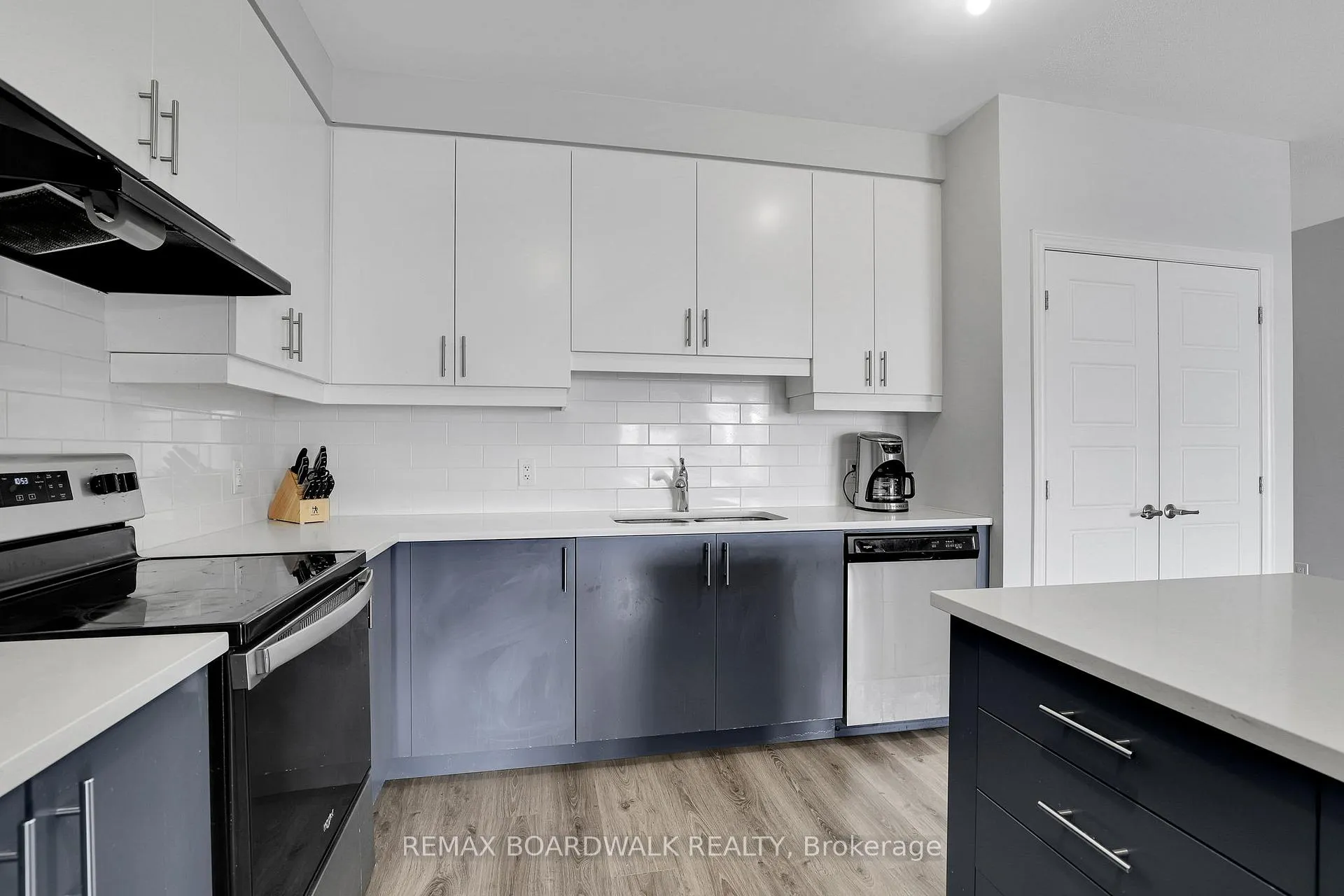 Photo 16 of 306 Pilot Private, Ottawa, Kanata - Emerald Meadows/Trailwest — HOMEH